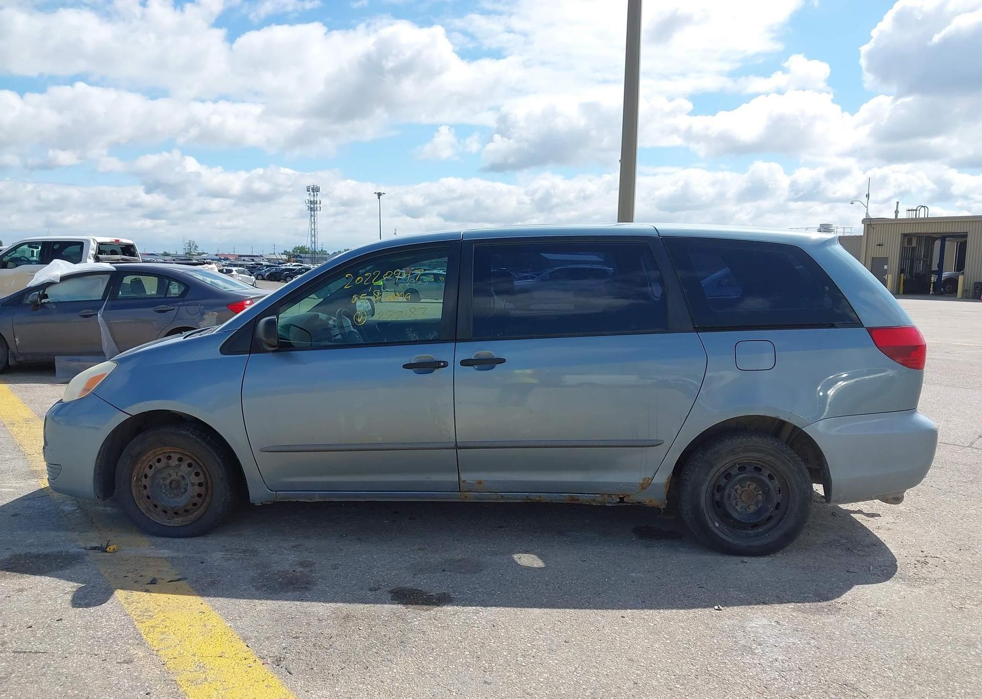 2005 TOYOTA SIENNA CE V6