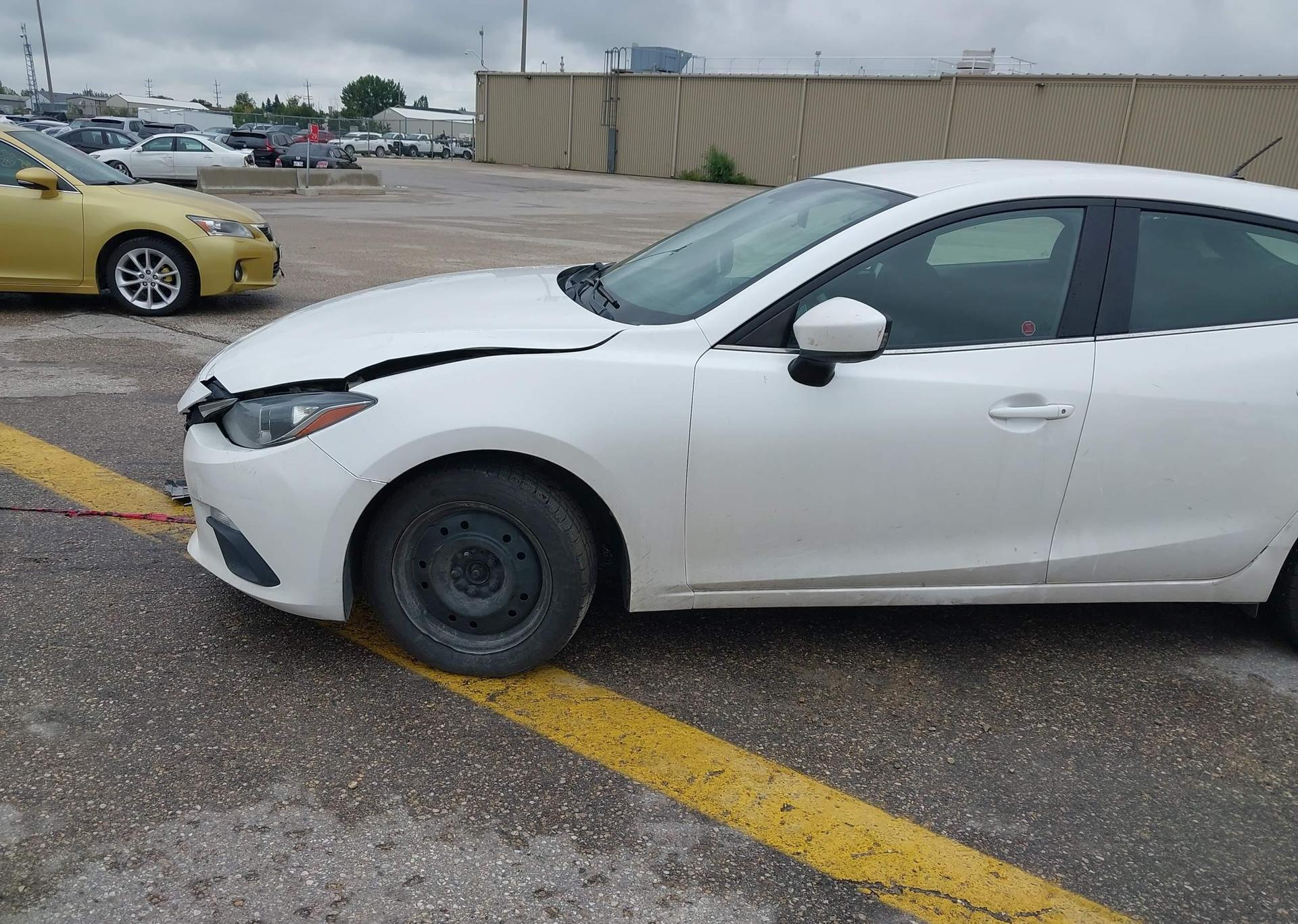2016 MAZDA MAZDA3 SPORT GS SKY
