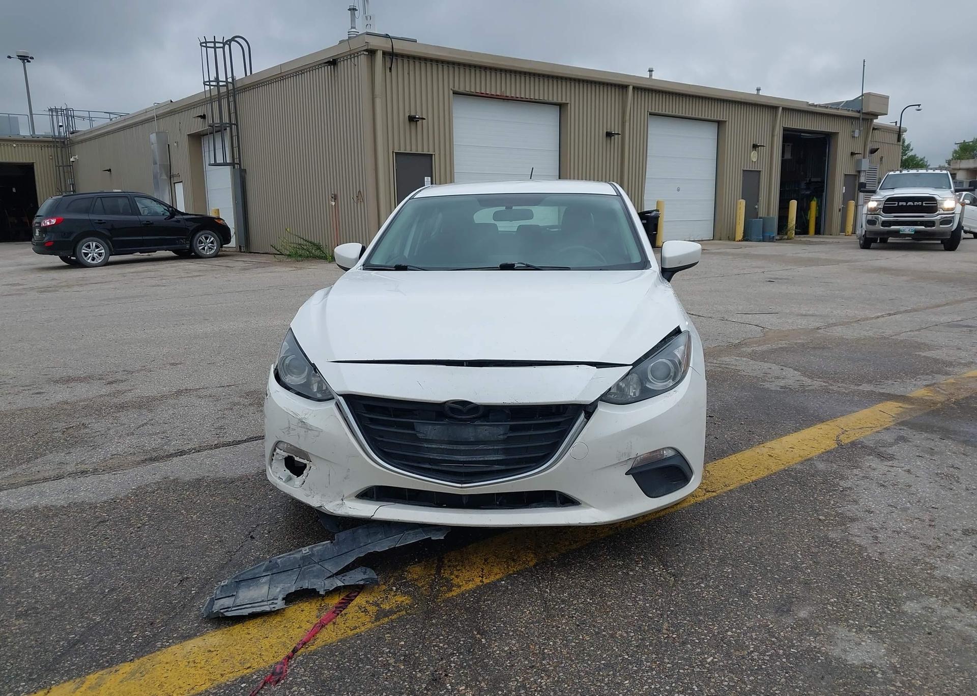 2016 MAZDA MAZDA3 SPORT GS SKY