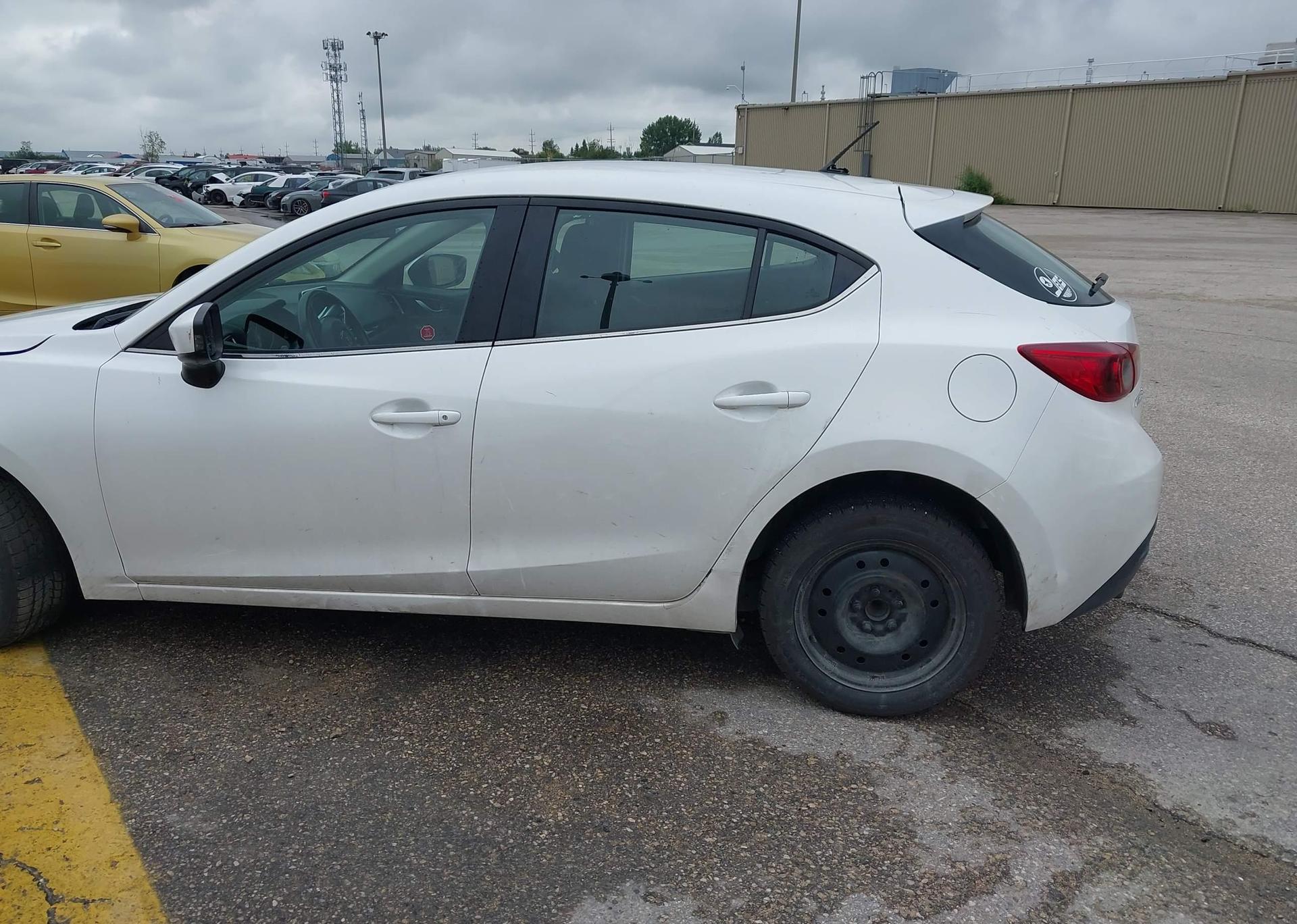 2016 MAZDA MAZDA3 SPORT GS SKY