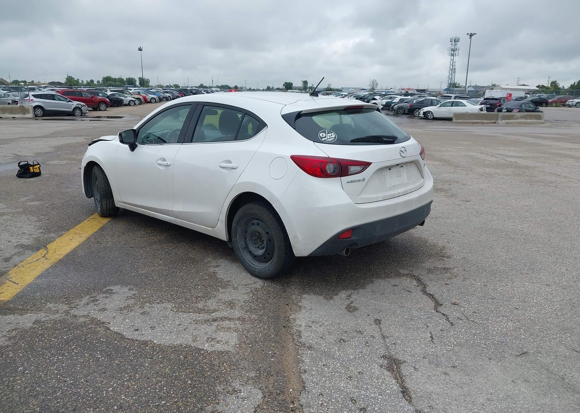 2016 MAZDA MAZDA3 SPORT GS SKY