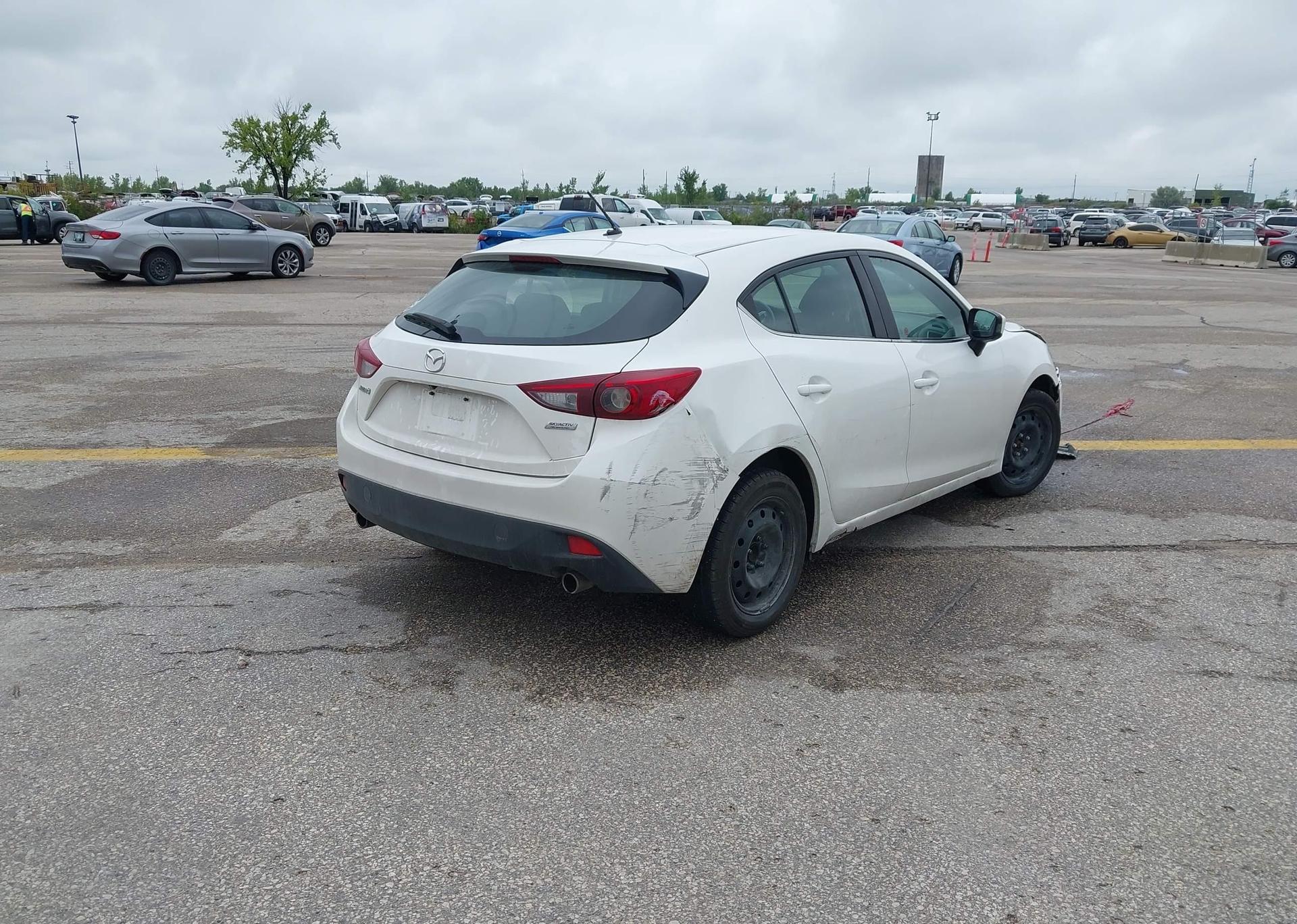 2016 MAZDA MAZDA3 SPORT GS SKY