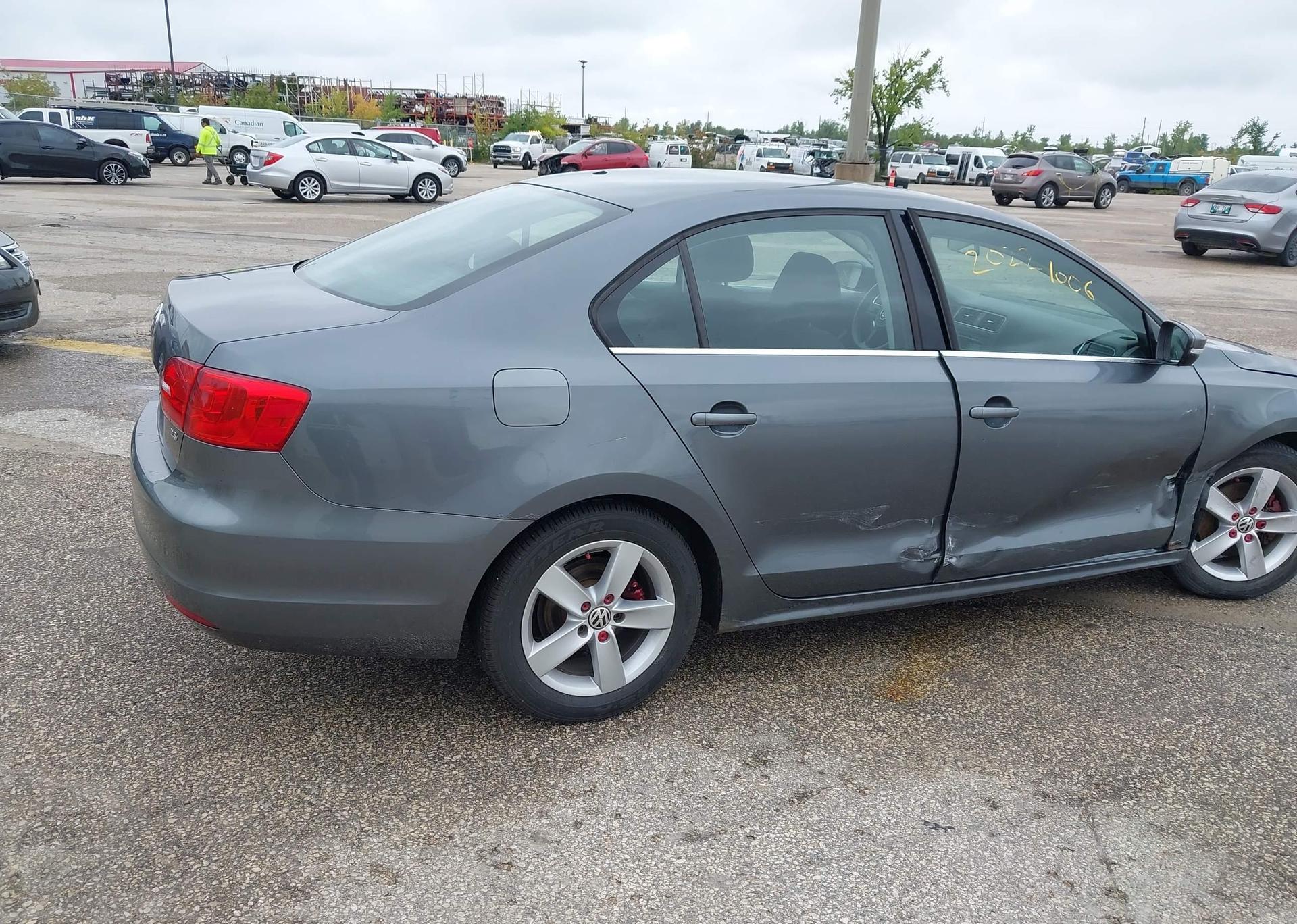2012 VOLKSWAGEN JETTA 2.5