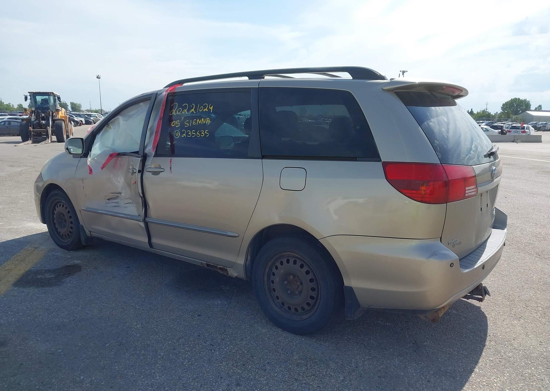 2005 TOYOTA SIENNA XLE V6