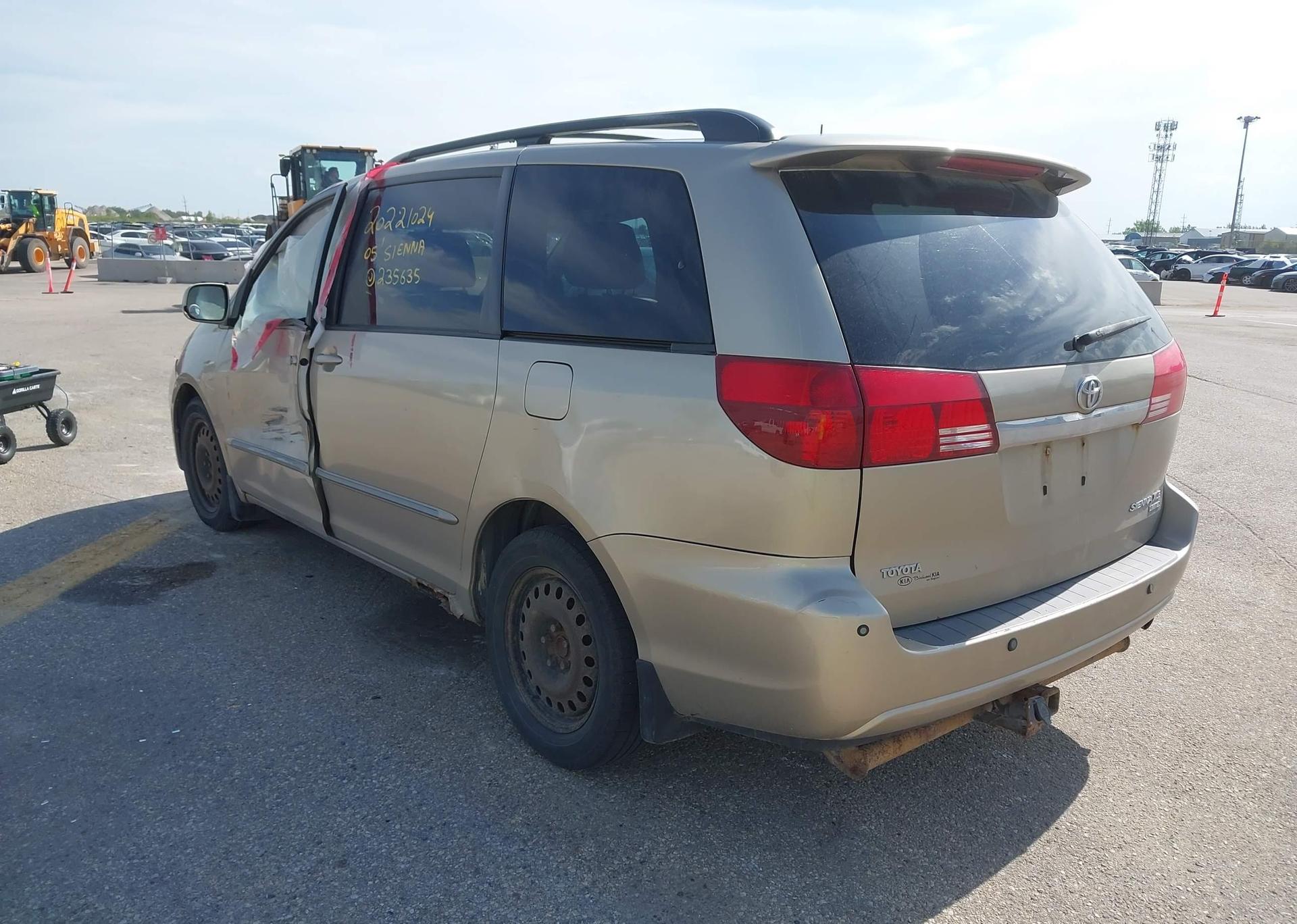 2005 TOYOTA SIENNA XLE V6