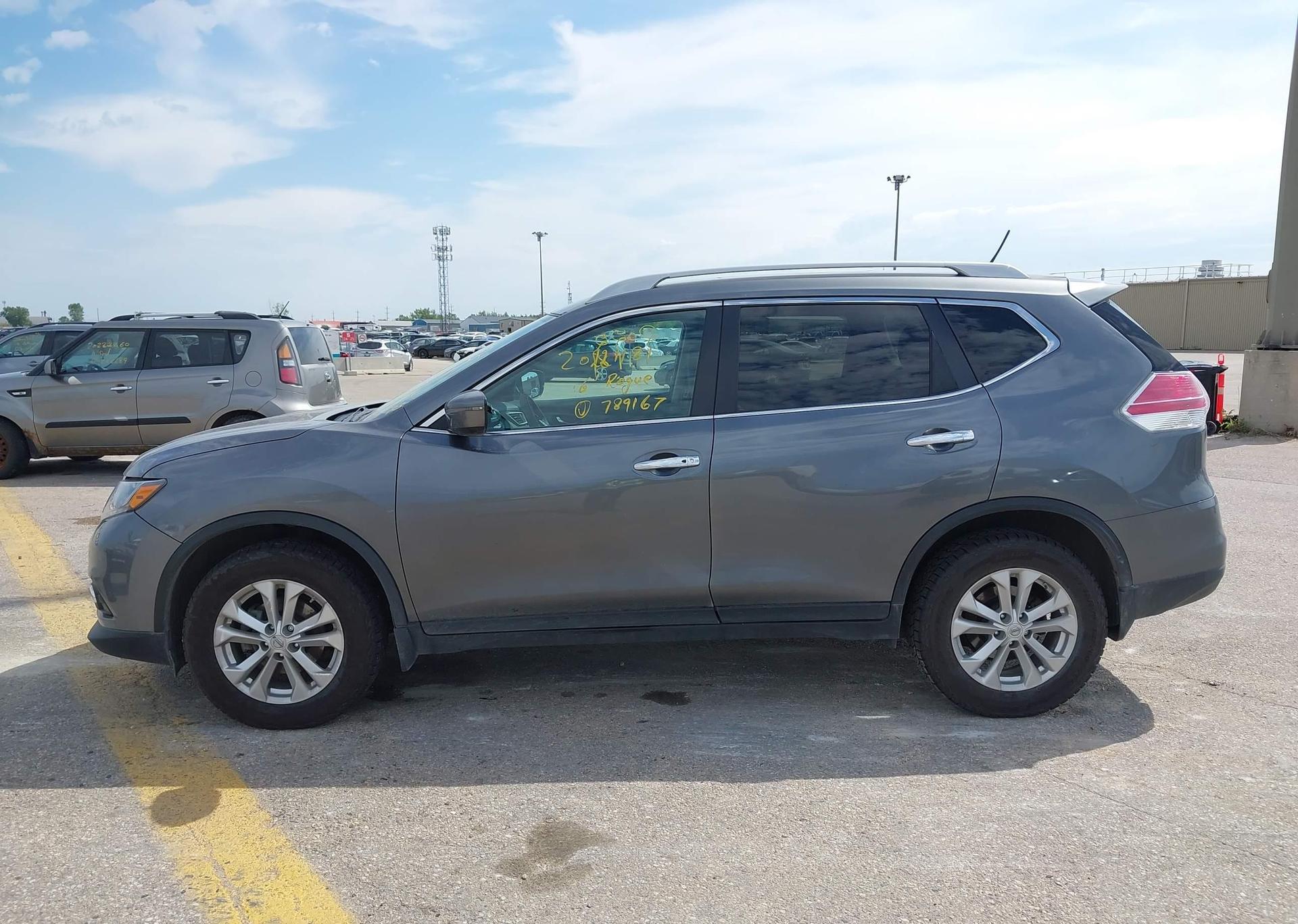 2016 NISSAN ROGUE SV