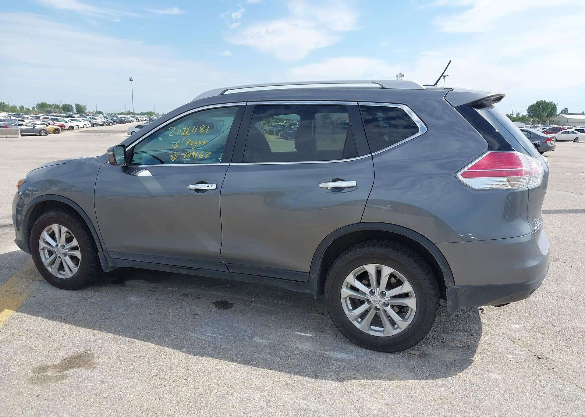 2016 NISSAN ROGUE SV