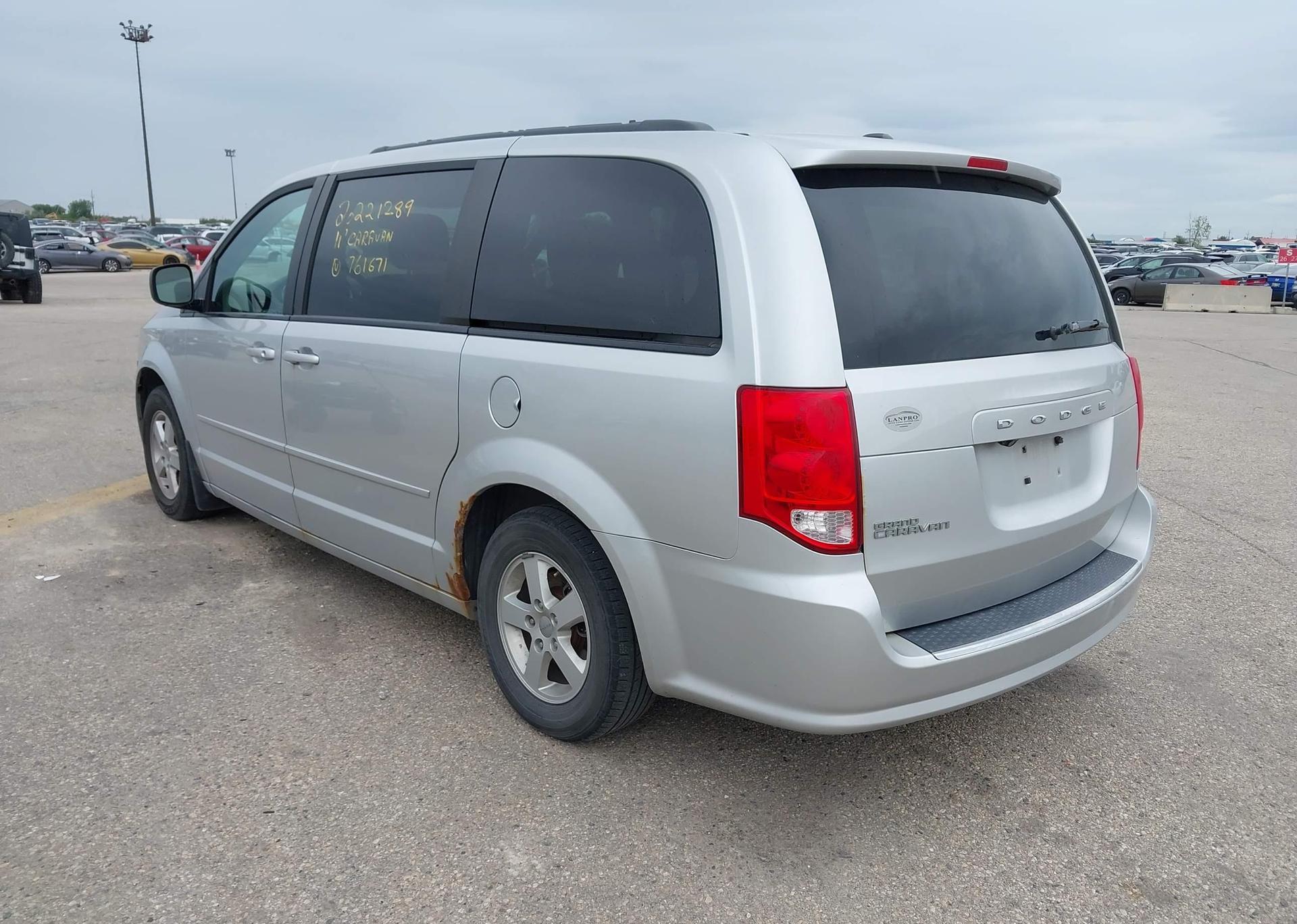 2011 DODGE GRAND CARAVAN SXT