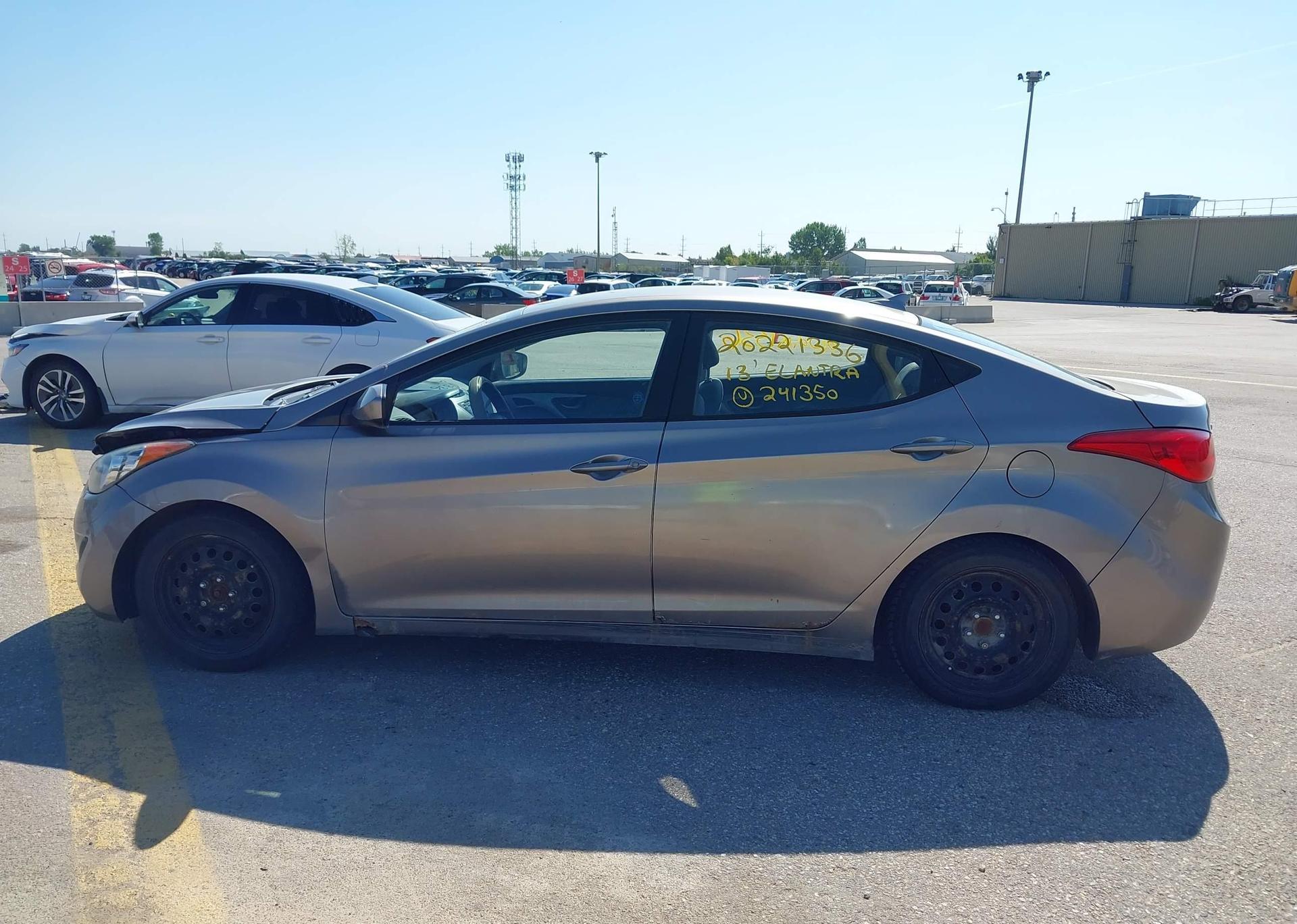 2013 HYUNDAI ELANTRA GL