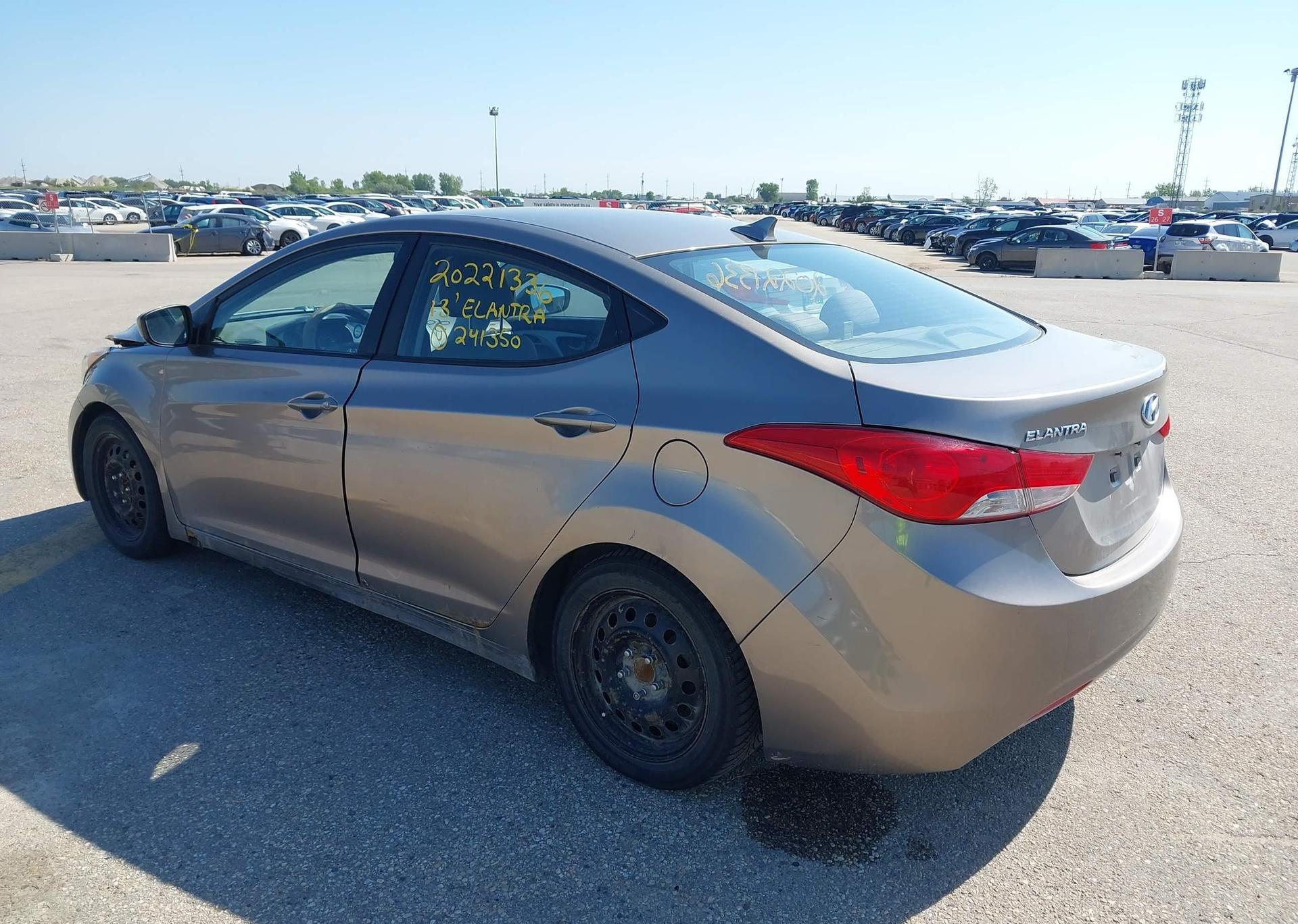 2013 HYUNDAI ELANTRA GL