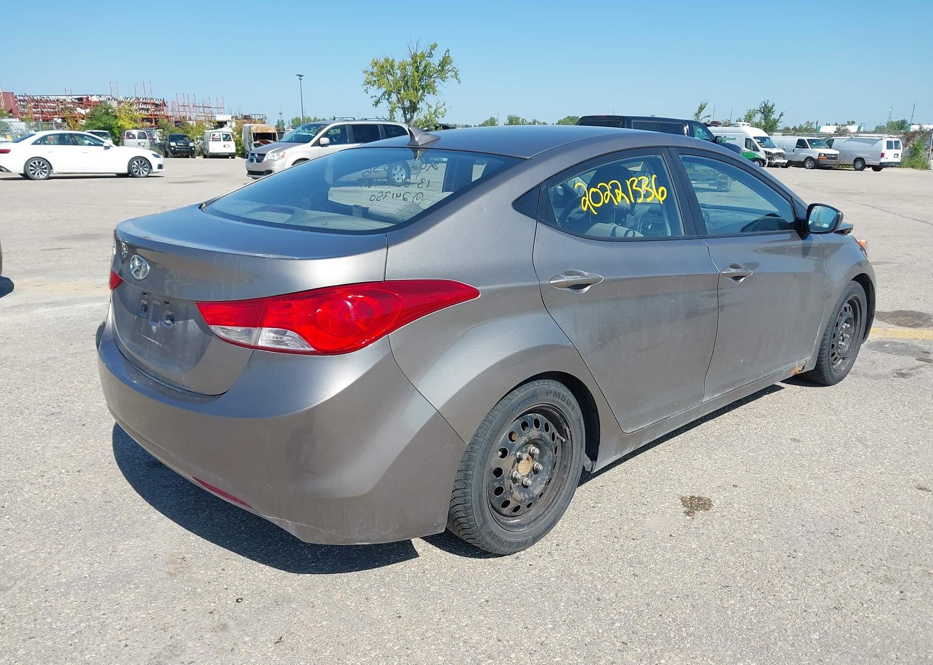 2013 HYUNDAI ELANTRA GL