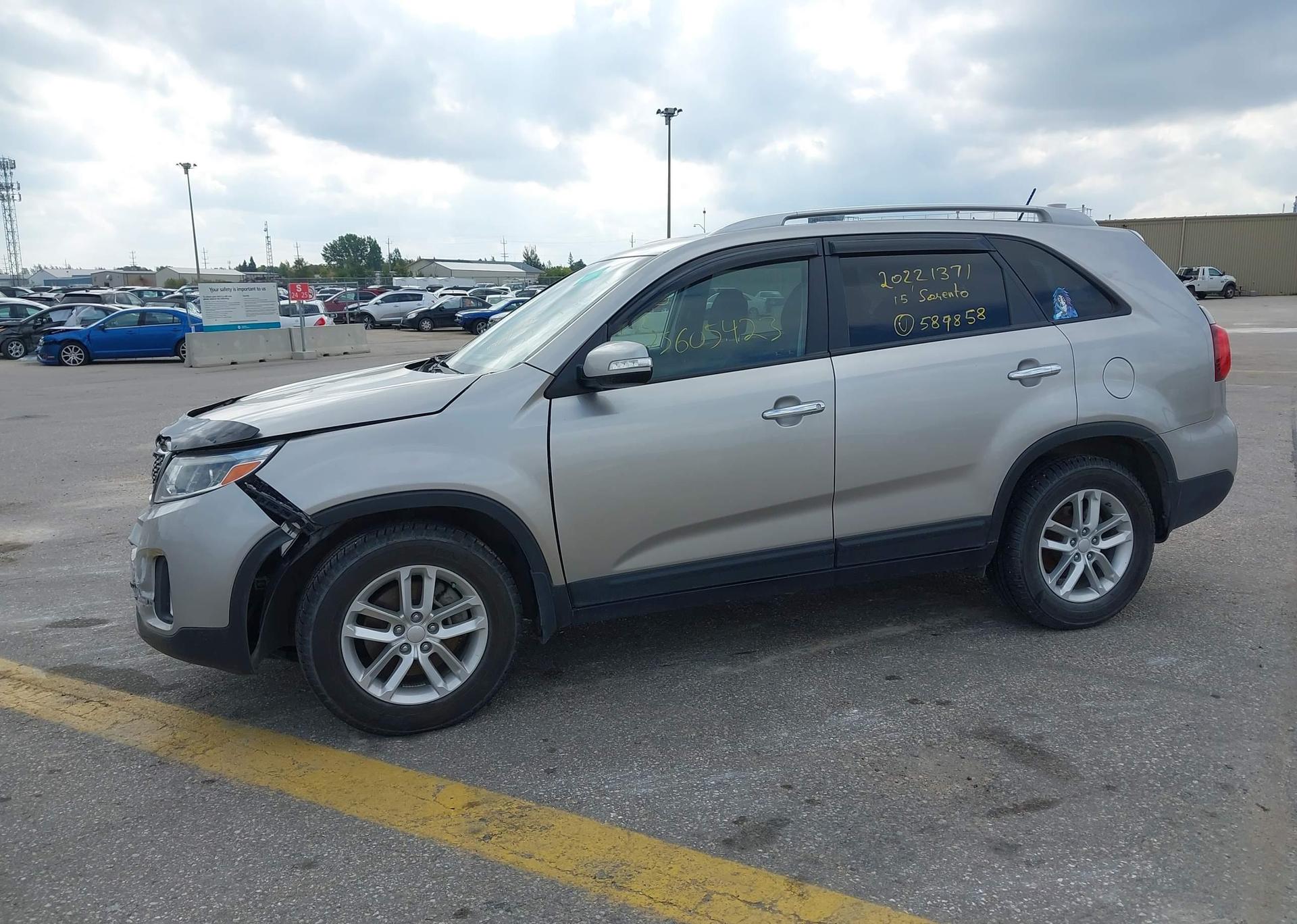 2015 KIA SORENTO LX