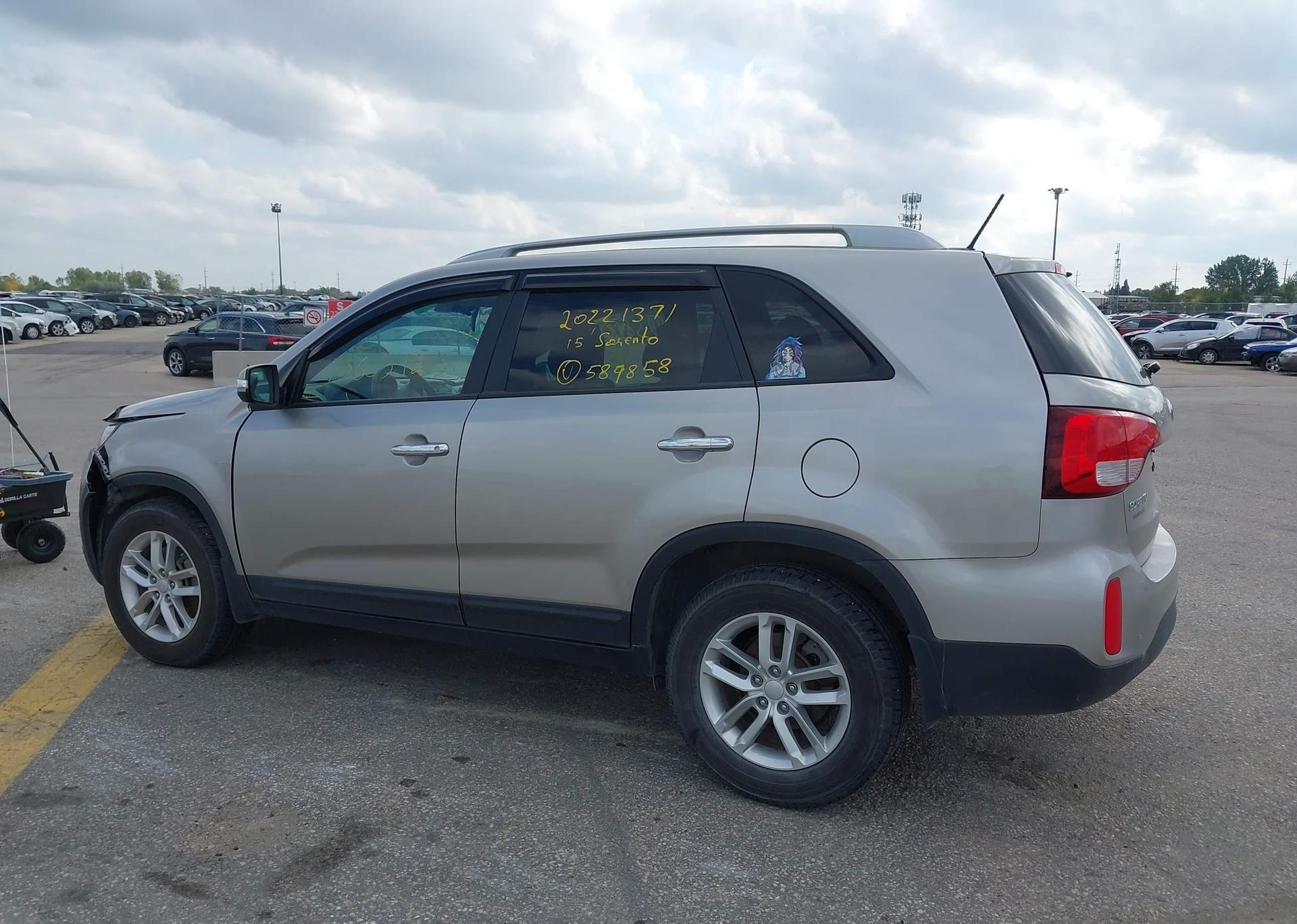 2015 KIA SORENTO LX