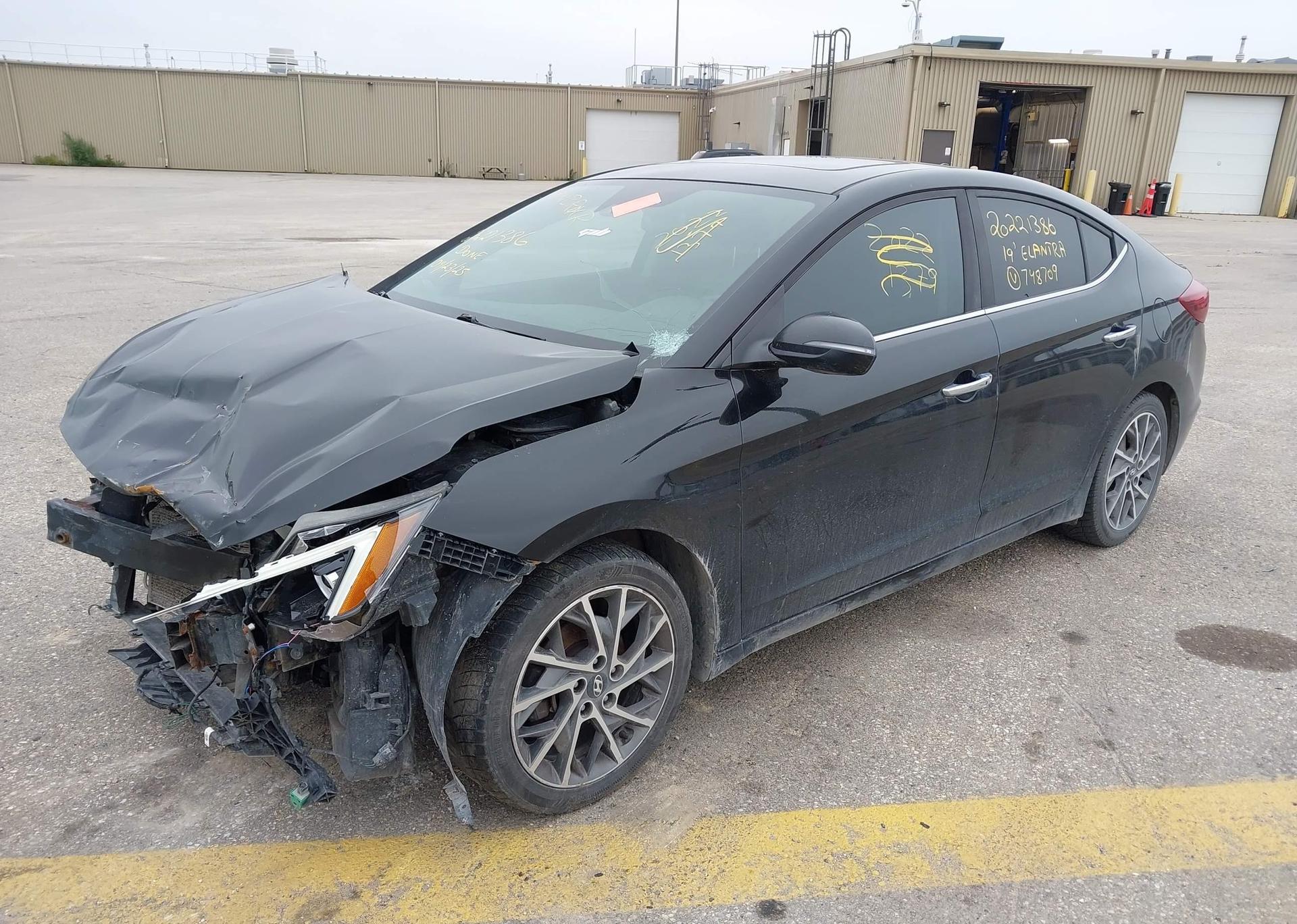 2019 HYUNDAI ELANTRA LUXURY