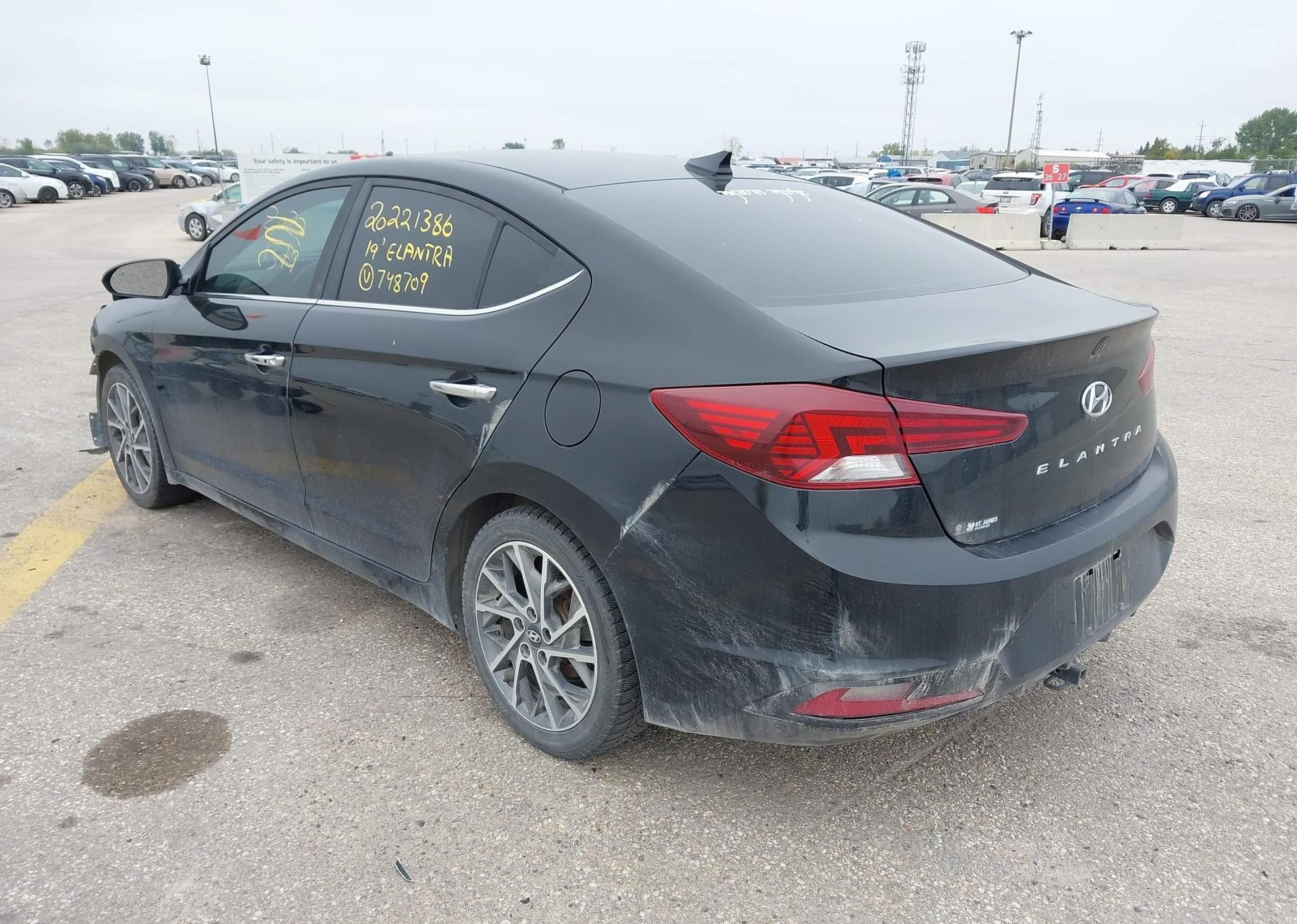 2019 HYUNDAI ELANTRA LUXURY
