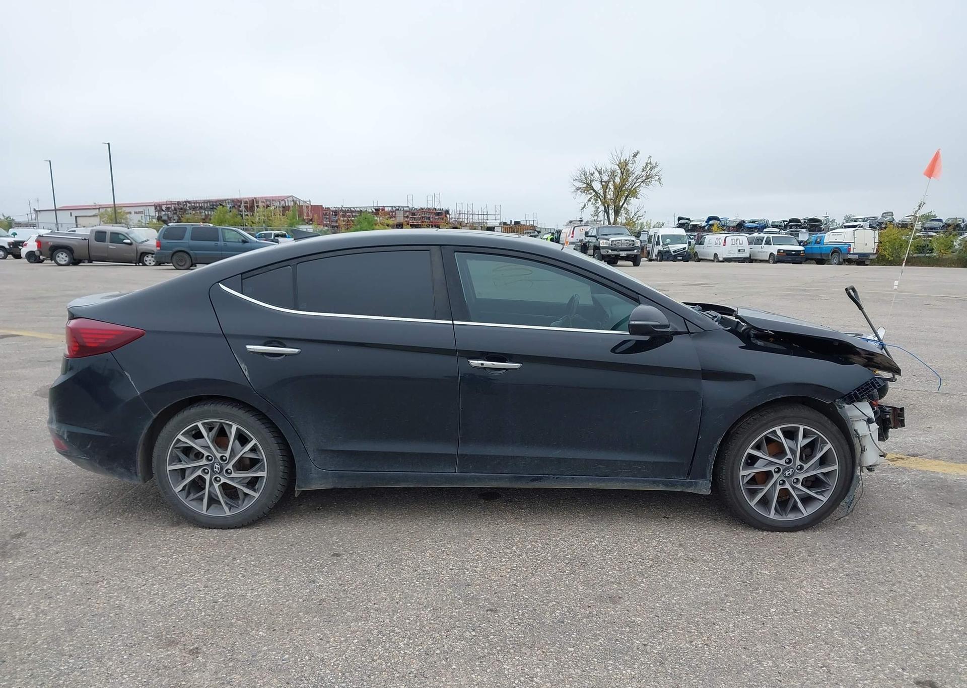 2019 HYUNDAI ELANTRA LUXURY