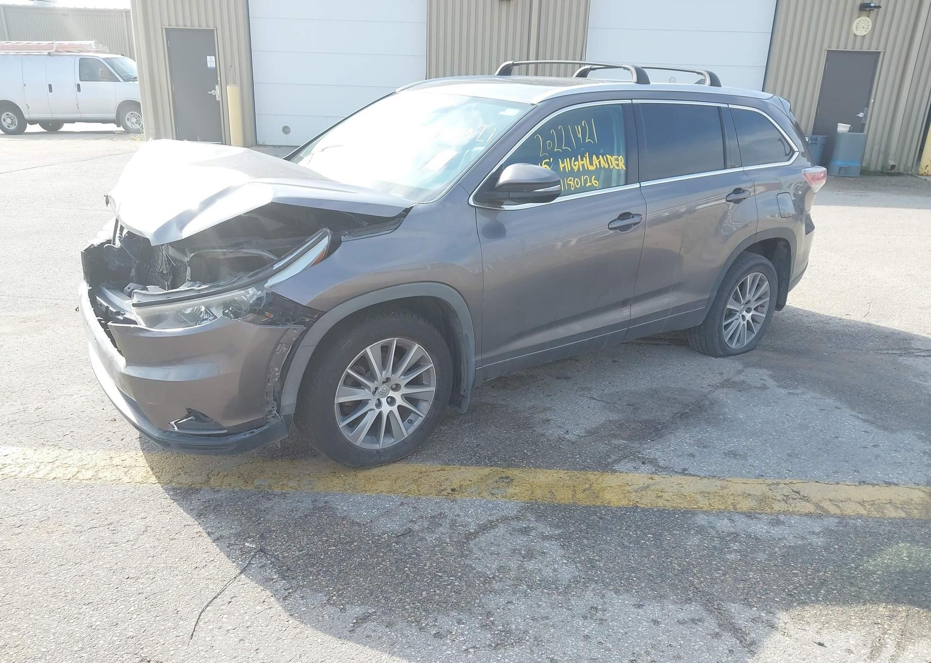 2015 TOYOTA HIGHLANDER XLE V6