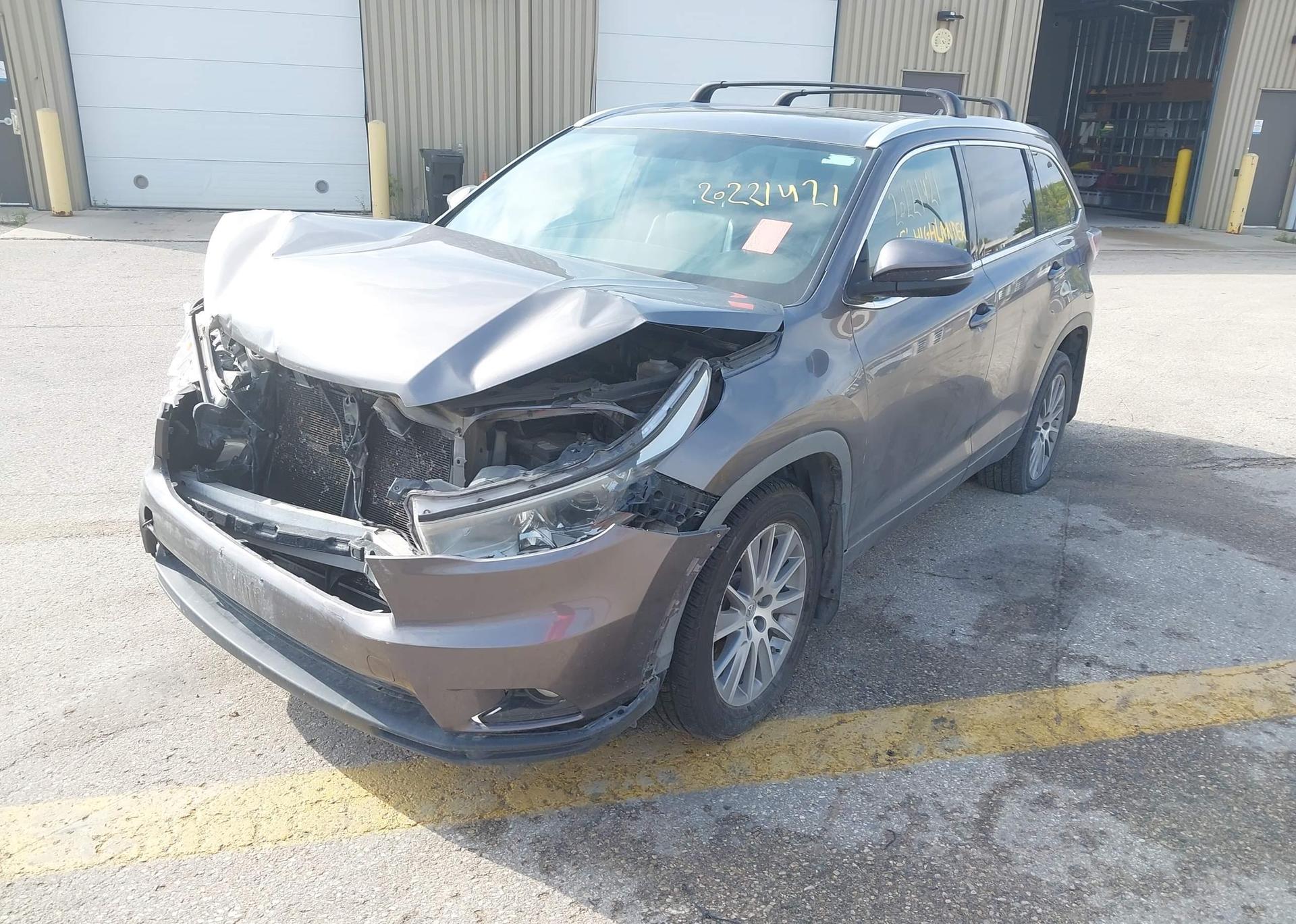 2015 TOYOTA HIGHLANDER XLE V6