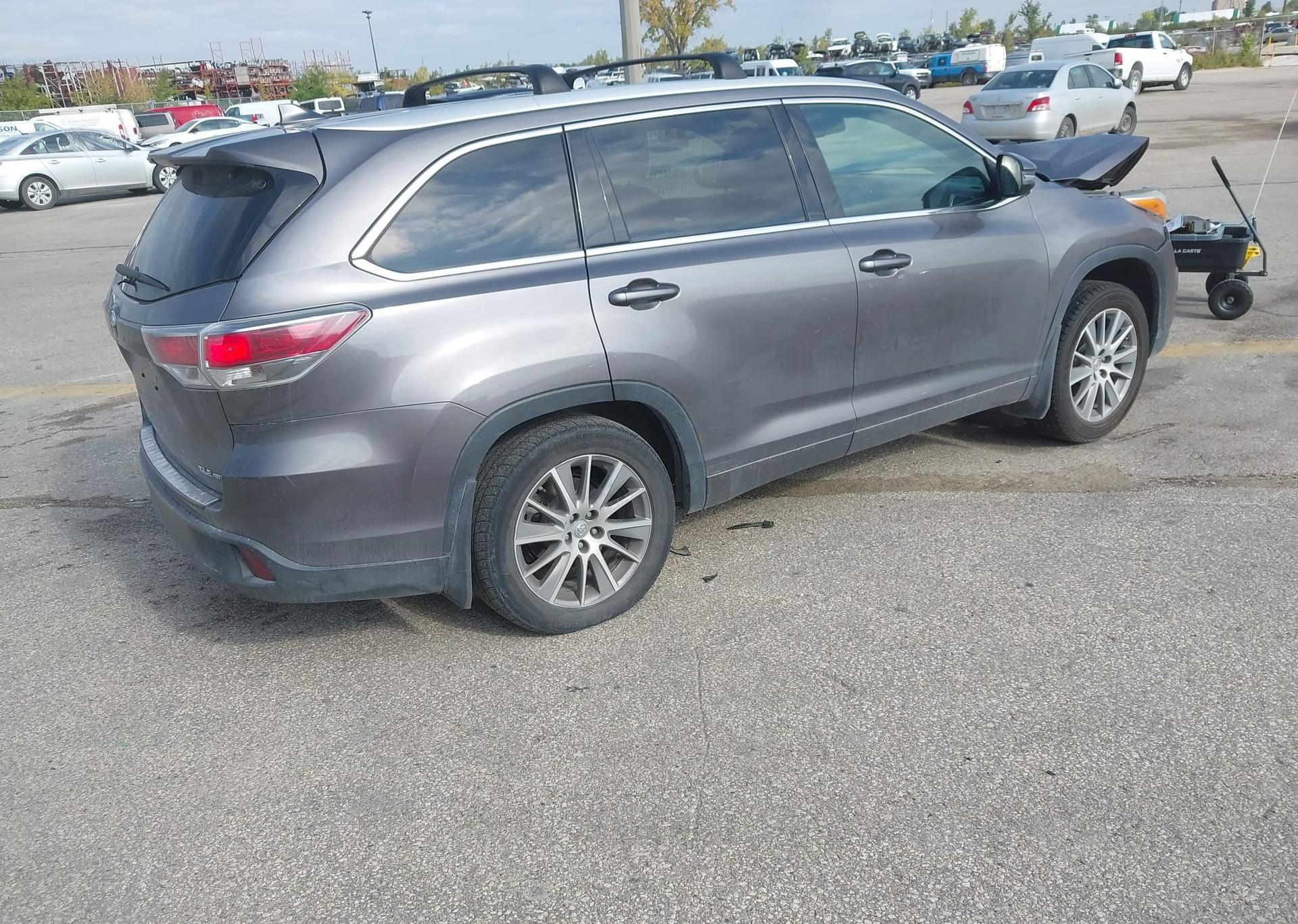 2015 TOYOTA HIGHLANDER XLE V6