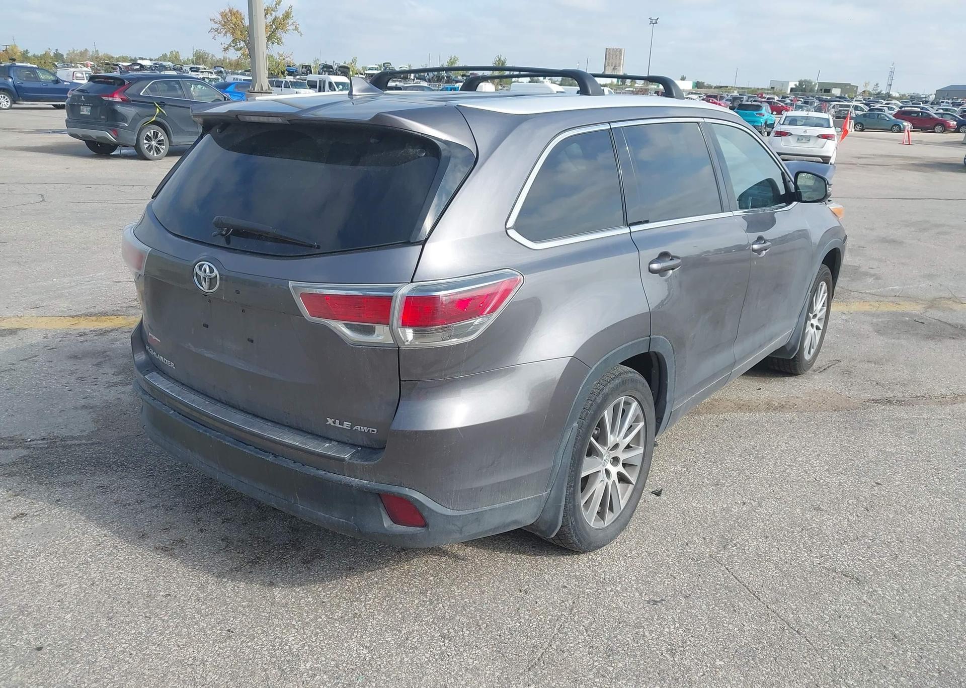 2015 TOYOTA HIGHLANDER XLE V6