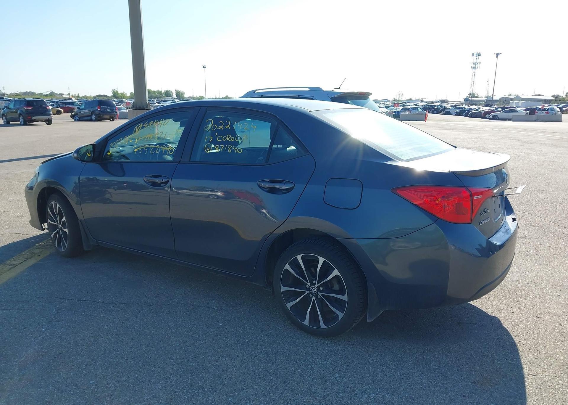 2017 TOYOTA COROLLA SE