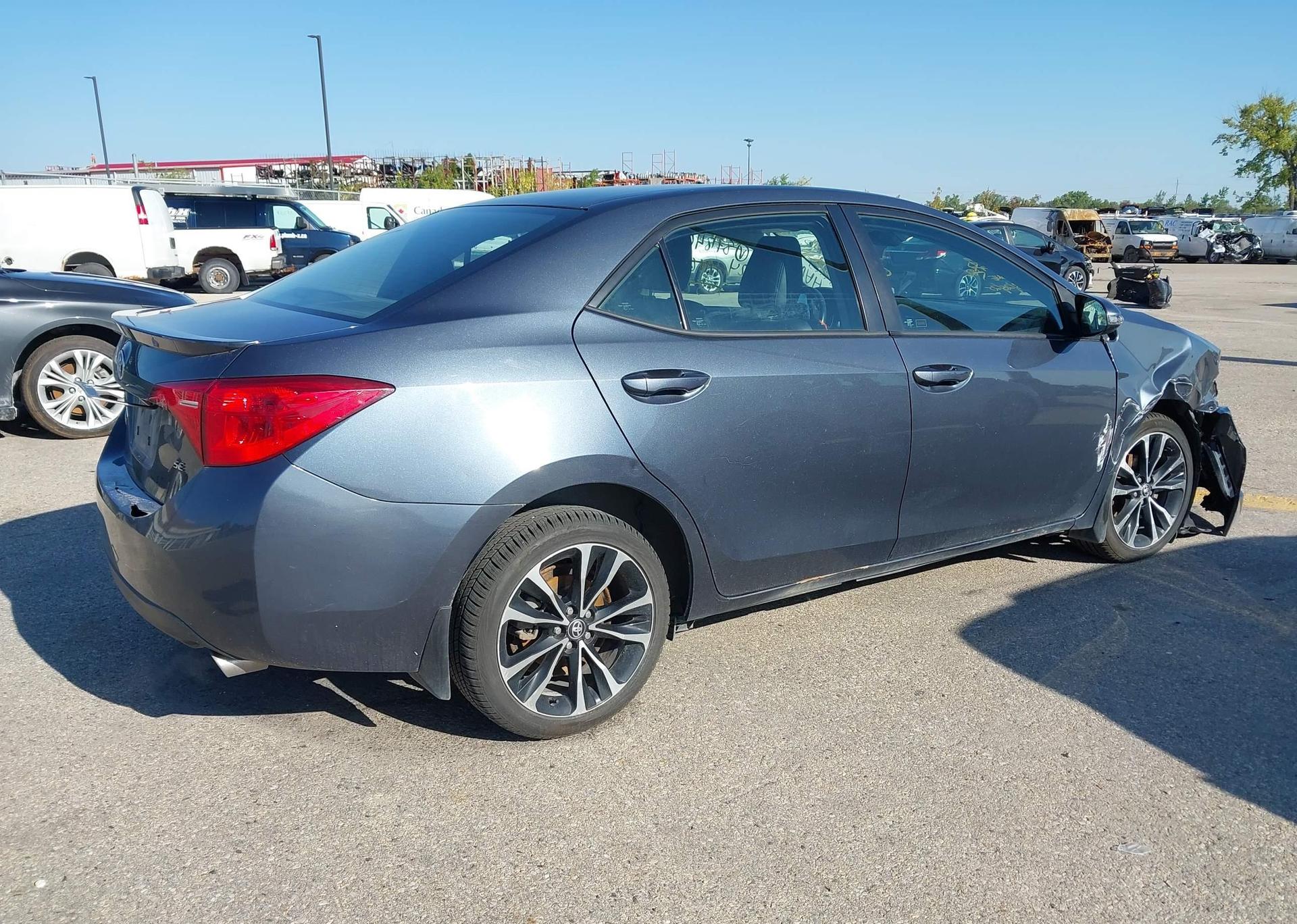 2017 TOYOTA COROLLA SE