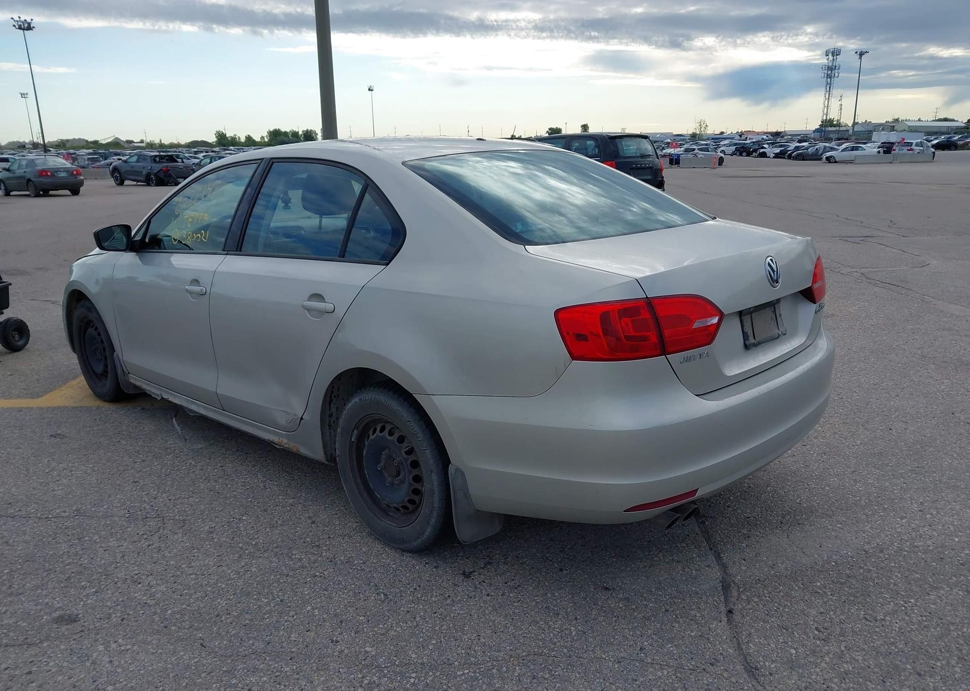 2011 VOLKSWAGEN JETTA 2.0