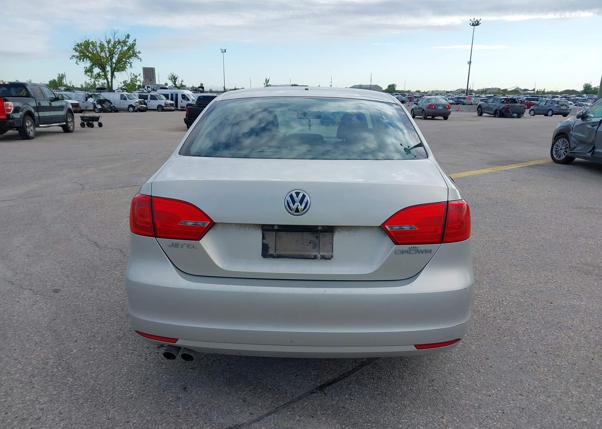 2011 VOLKSWAGEN JETTA 2.0