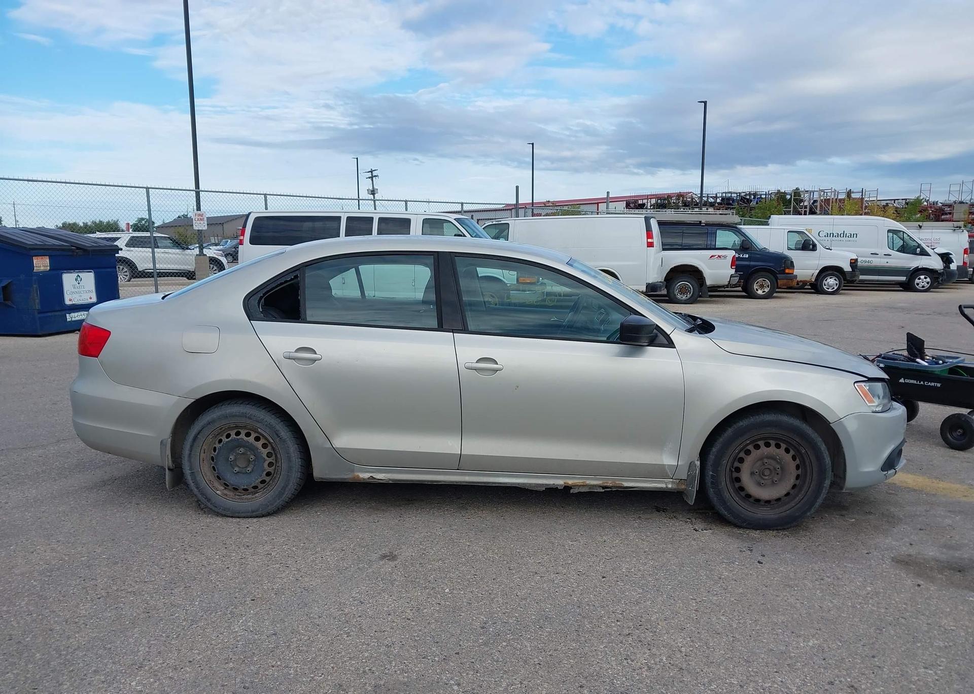 2011 VOLKSWAGEN JETTA 2.0