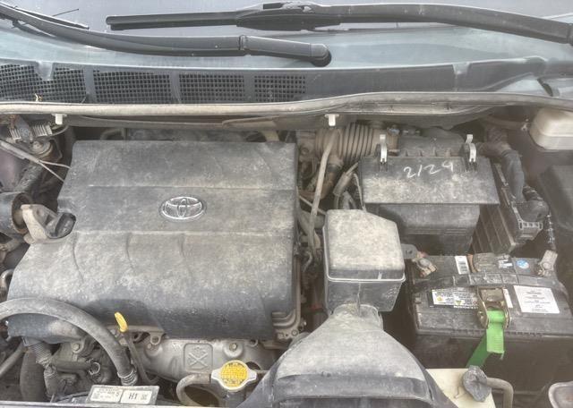 2014 TOYOTA SIENNA LE V6