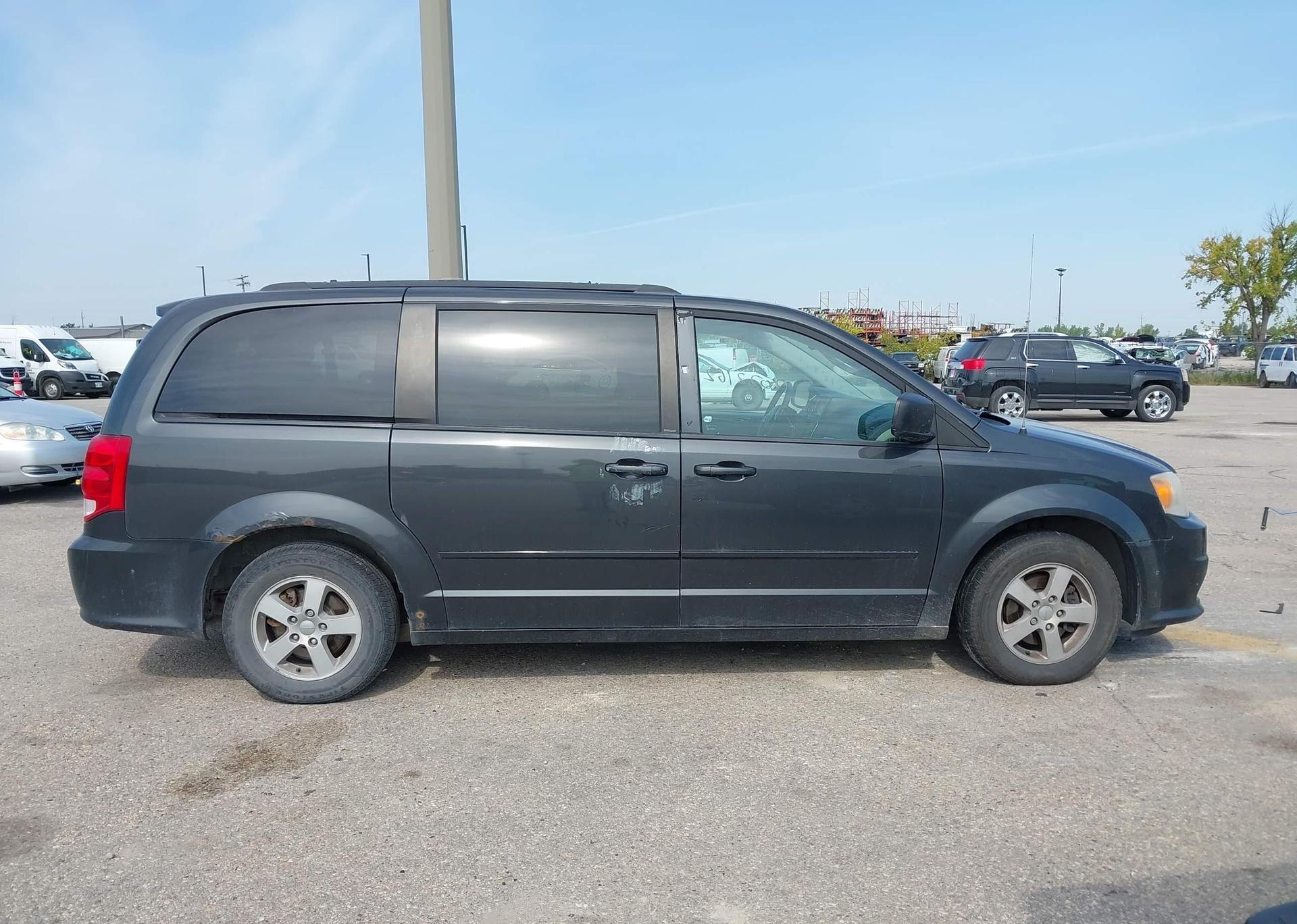 2012 DODGE GRAND CARAVAN SE