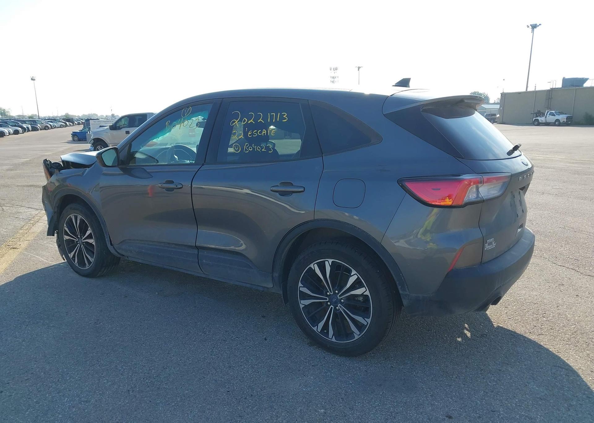 2022 FORD ESCAPE SE