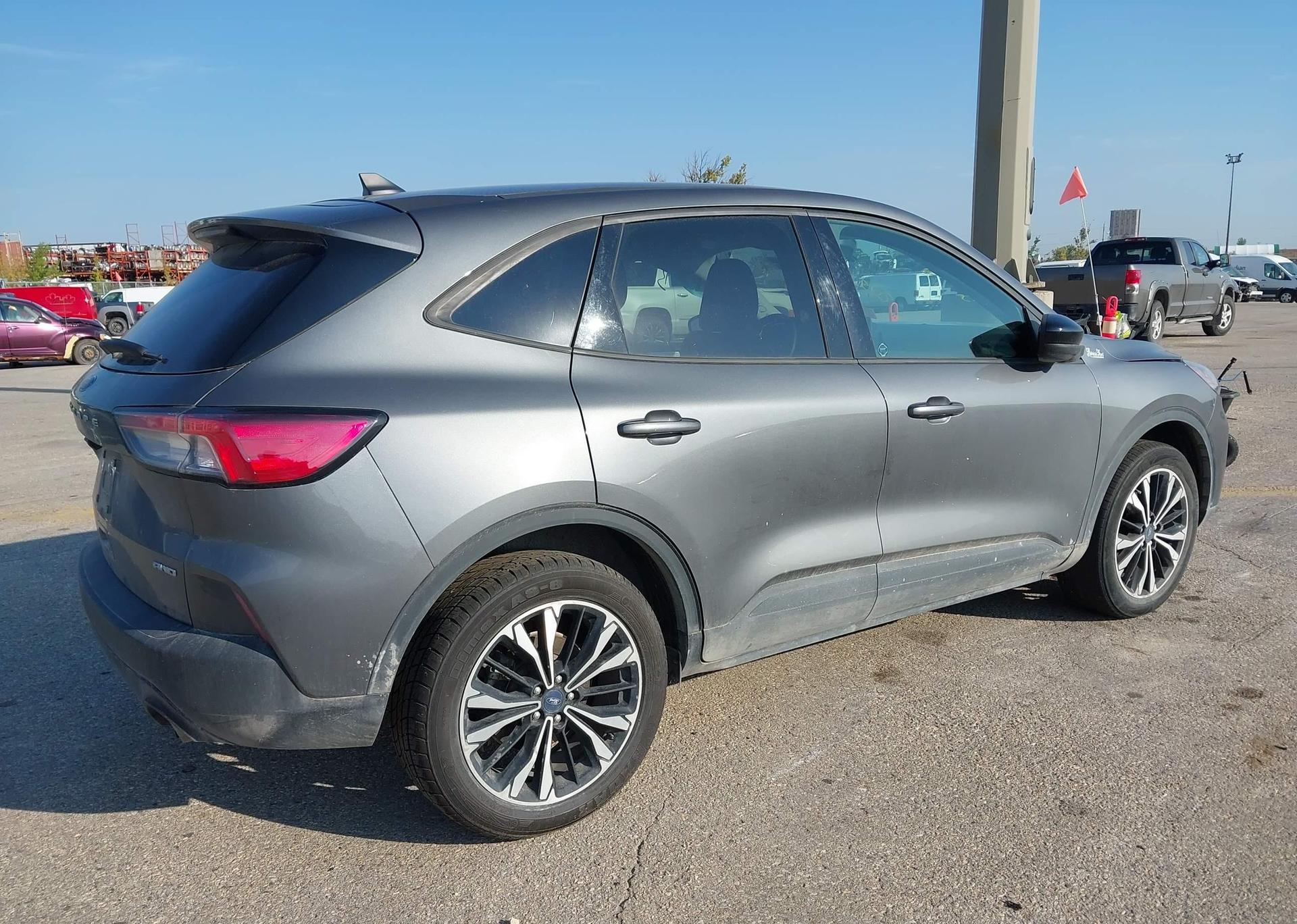 2022 FORD ESCAPE SE