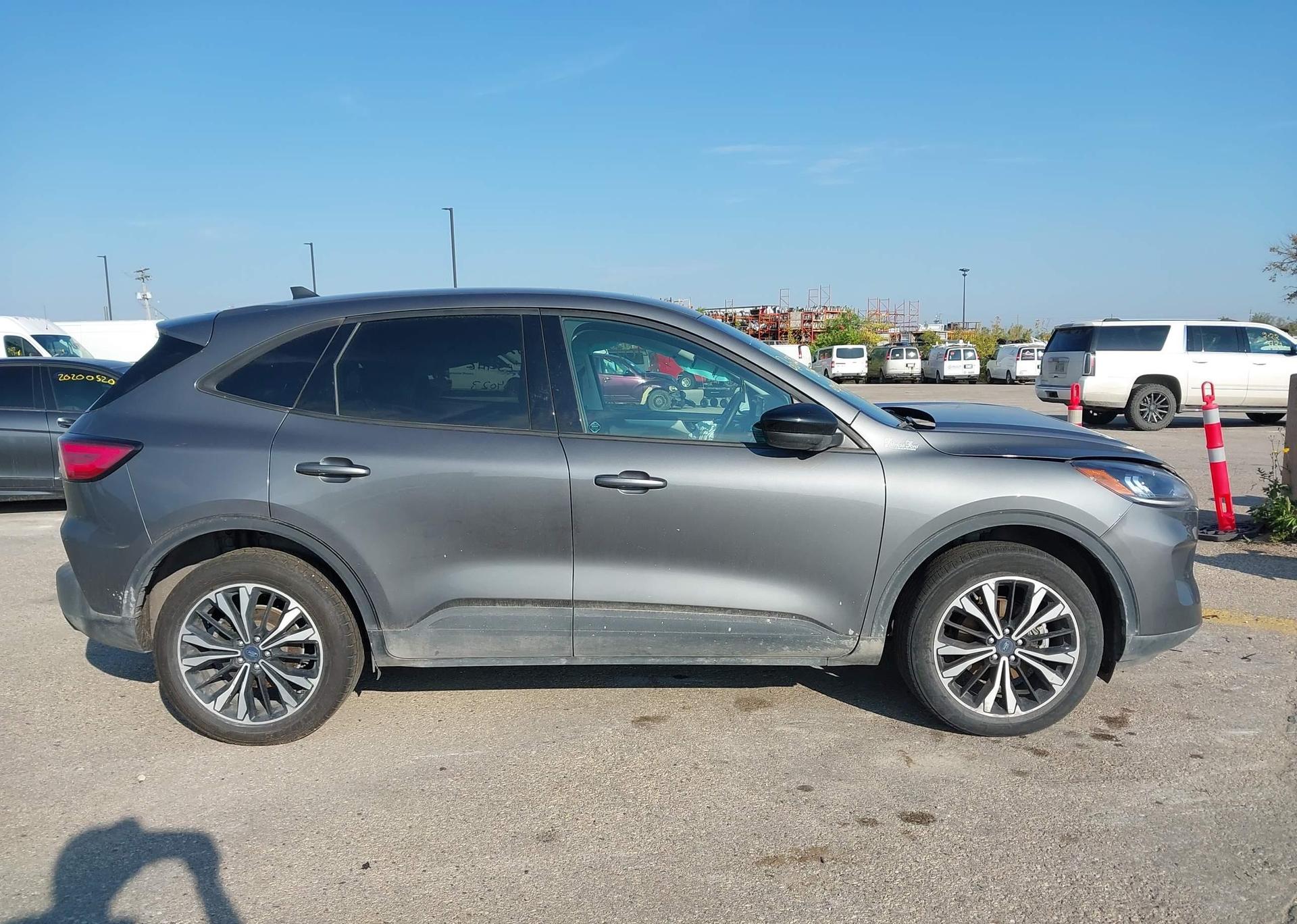 2022 FORD ESCAPE SE
