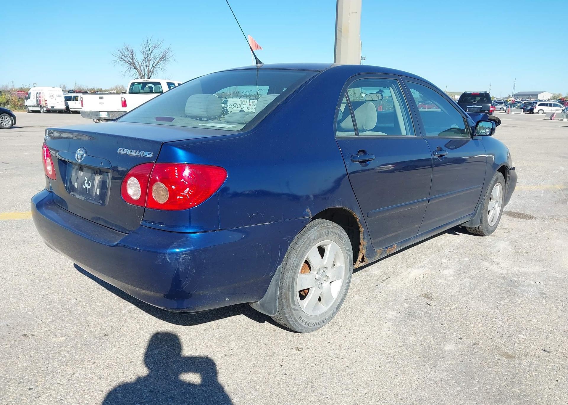 2005 TOYOTA COROLLA LE
