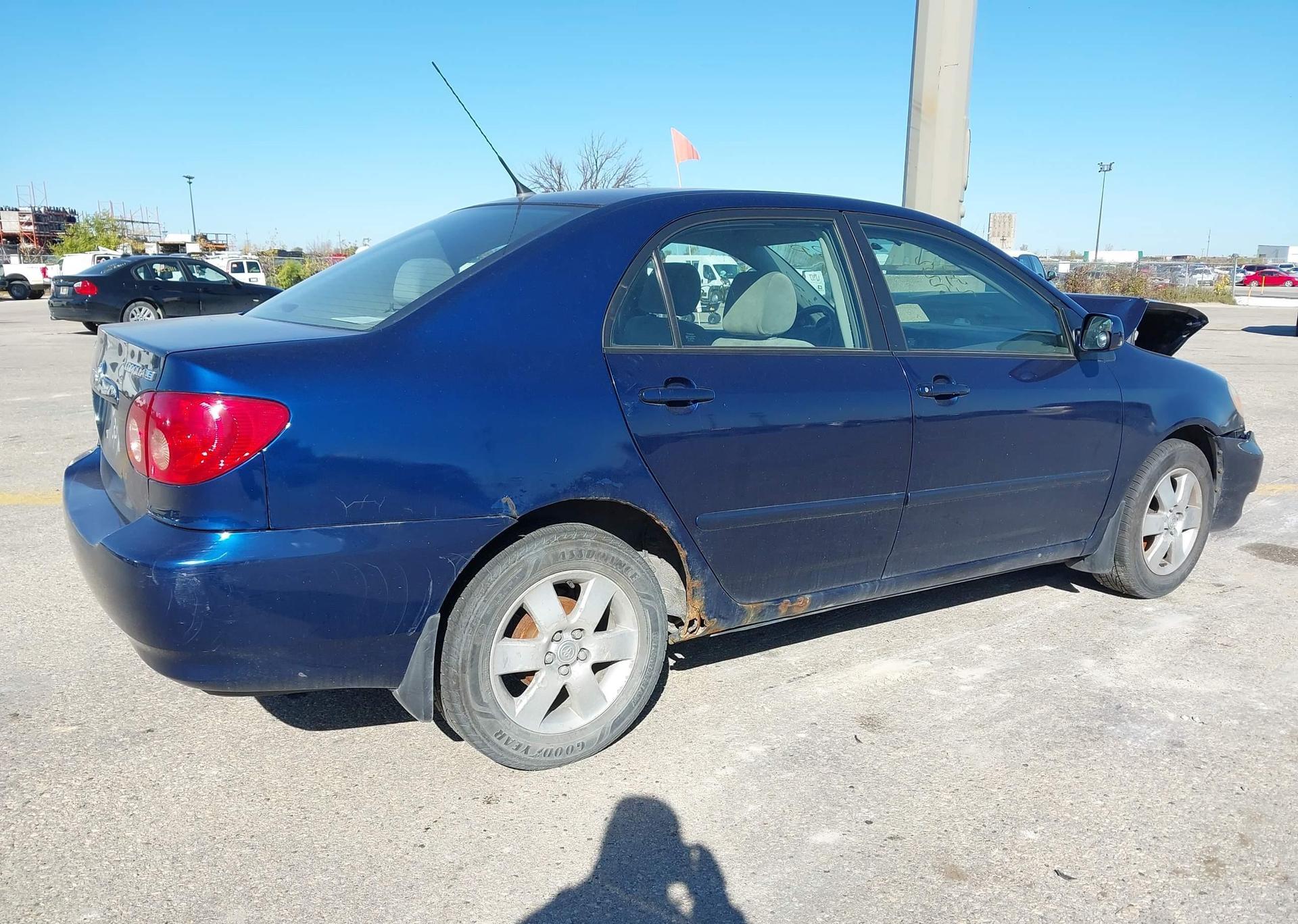 2005 TOYOTA COROLLA LE