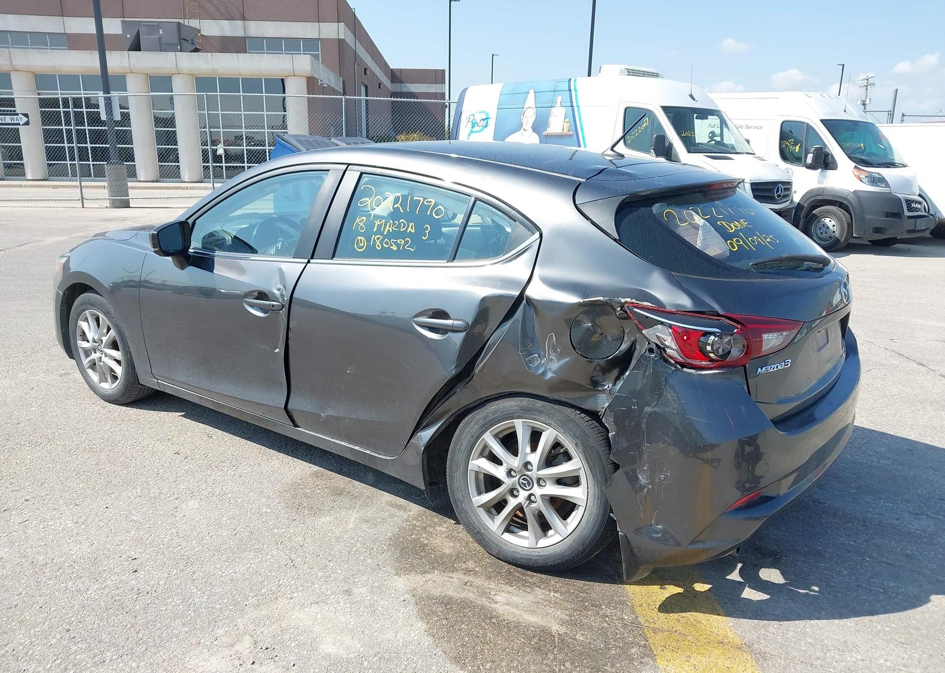 2018 MAZDA MAZDA3 SPORT GS SKY