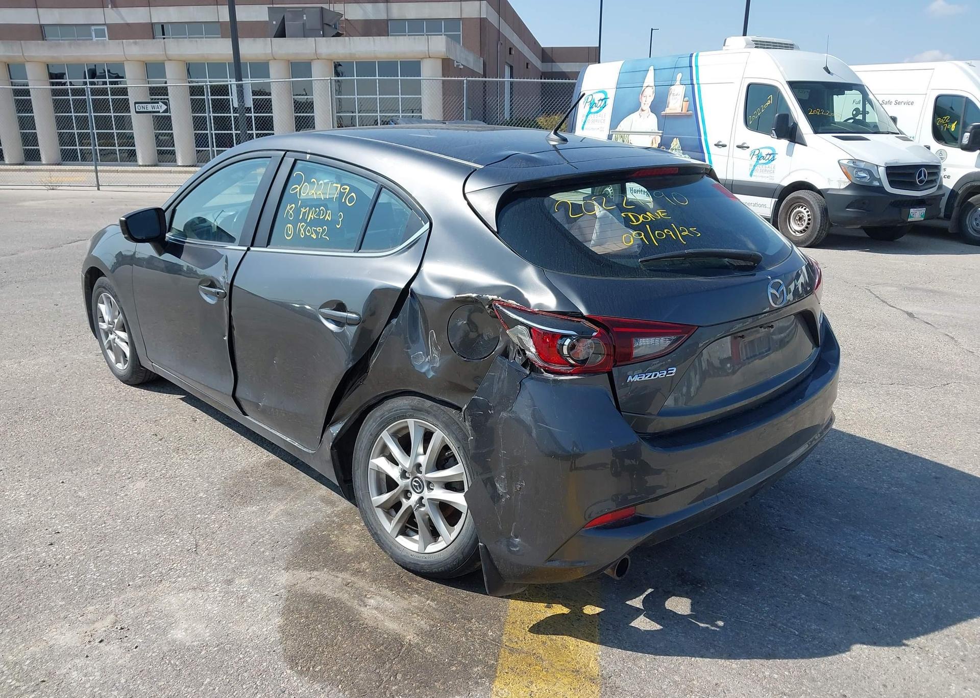 2018 MAZDA MAZDA3 SPORT GS SKY