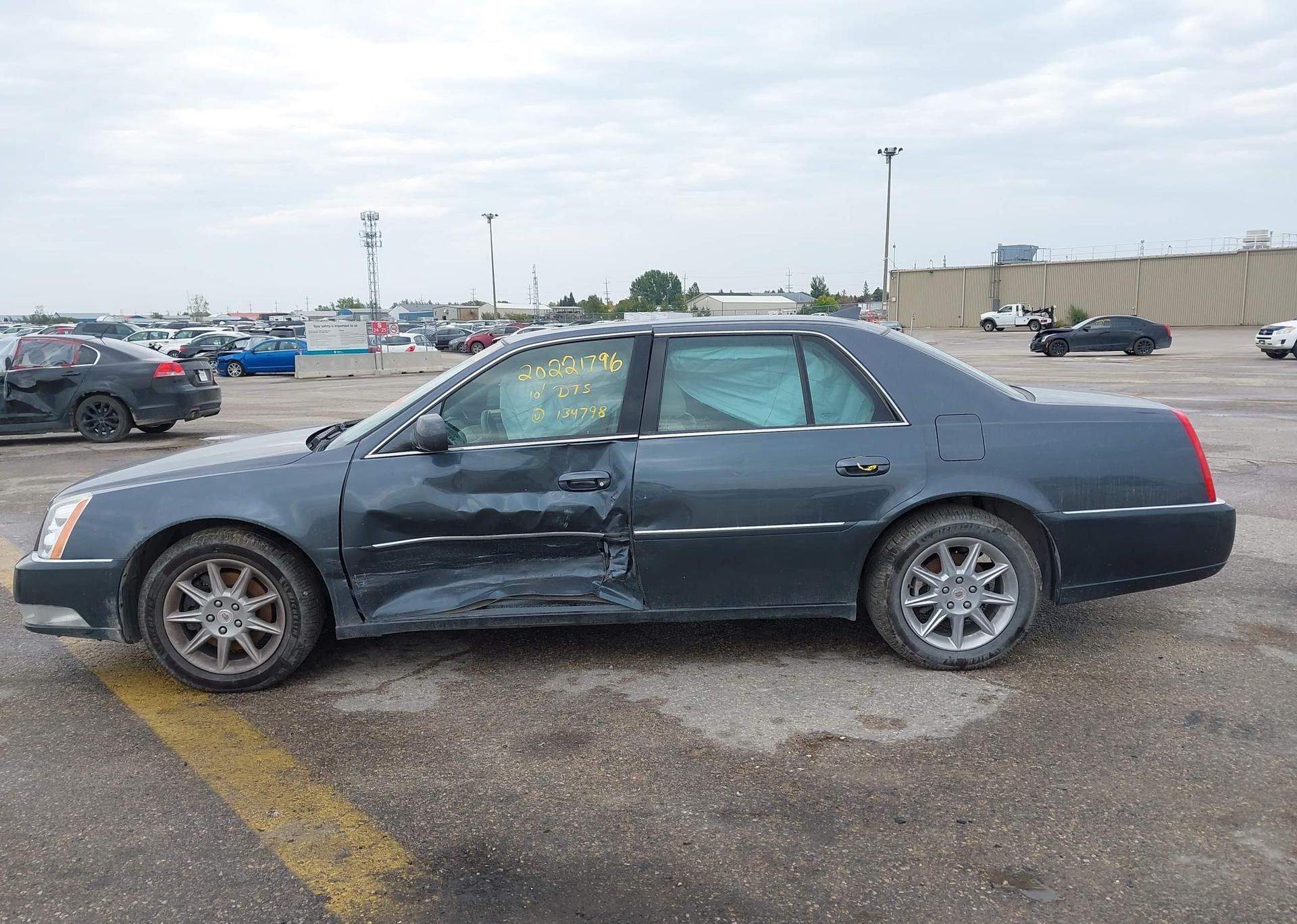 2010 CADILLAC DTS
