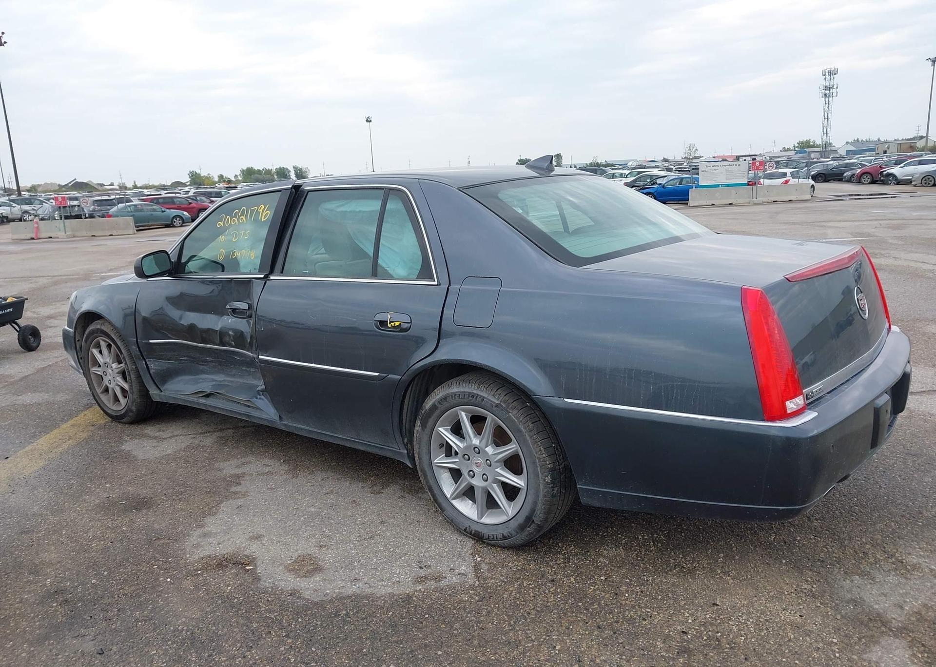 2010 CADILLAC DTS