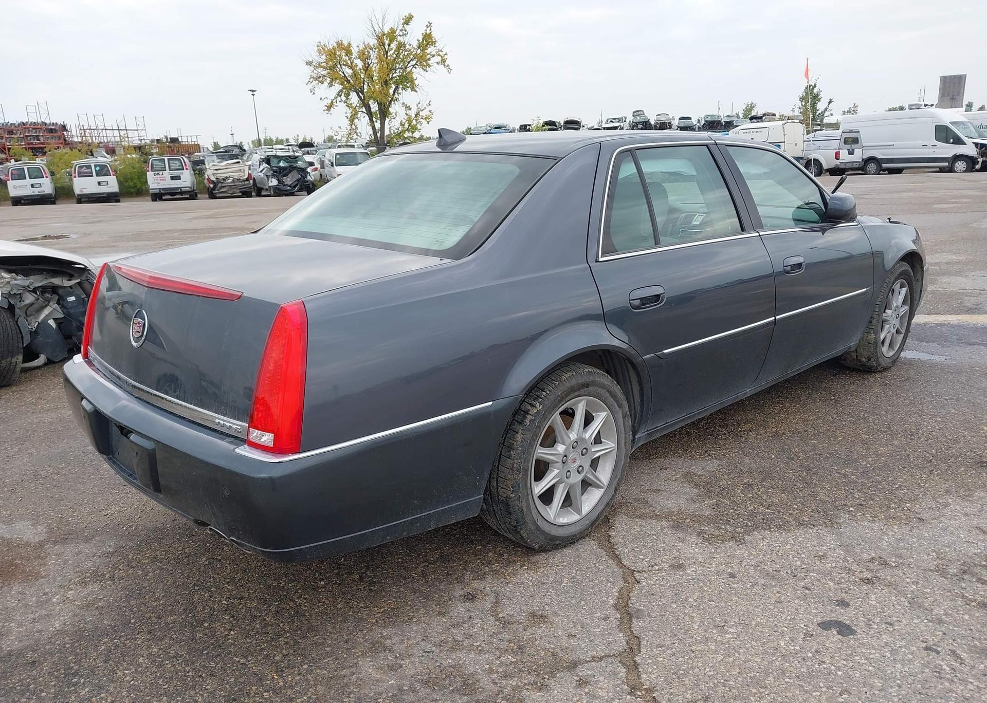 2010 CADILLAC DTS