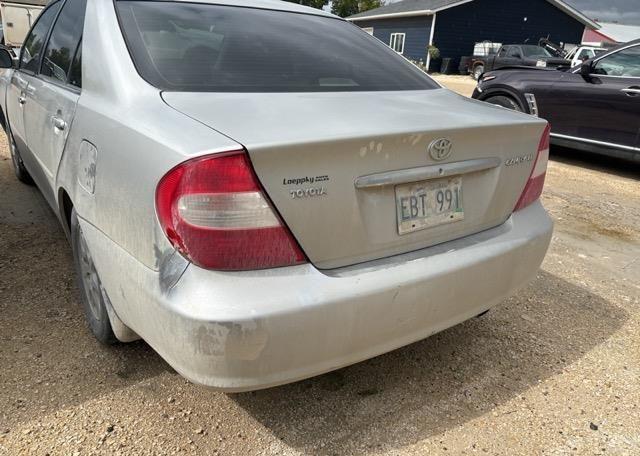 2004 TOYOTA CAMRY LE