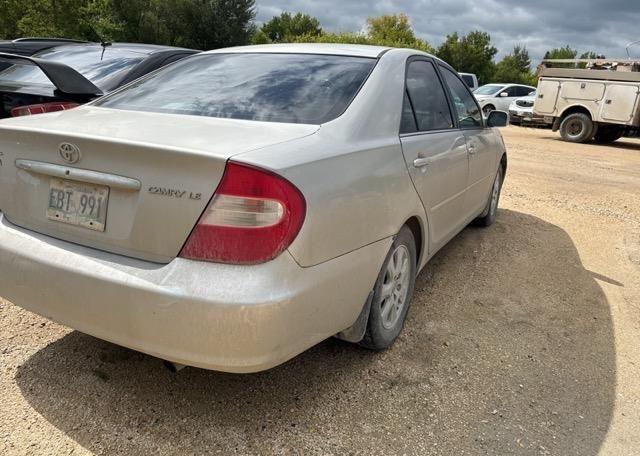 2004 TOYOTA CAMRY LE
