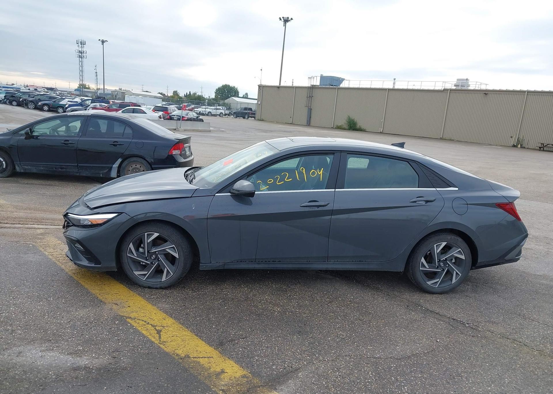 2025 HYUNDAI ELANTRA LUXURY