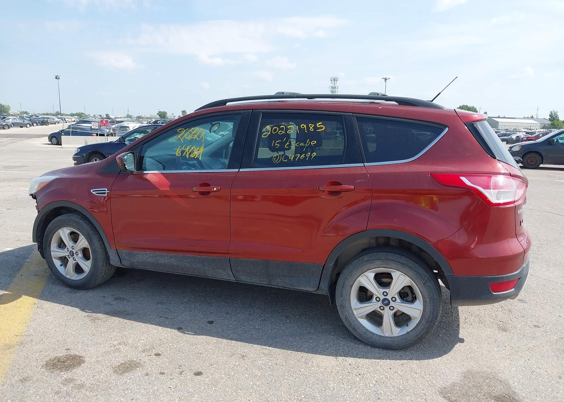 2015 FORD ESCAPE SE