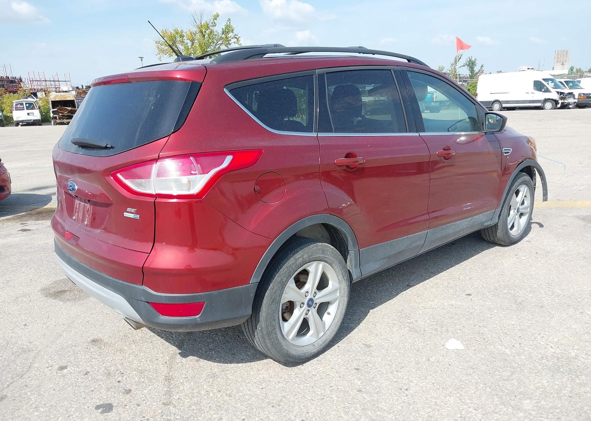 2015 FORD ESCAPE SE