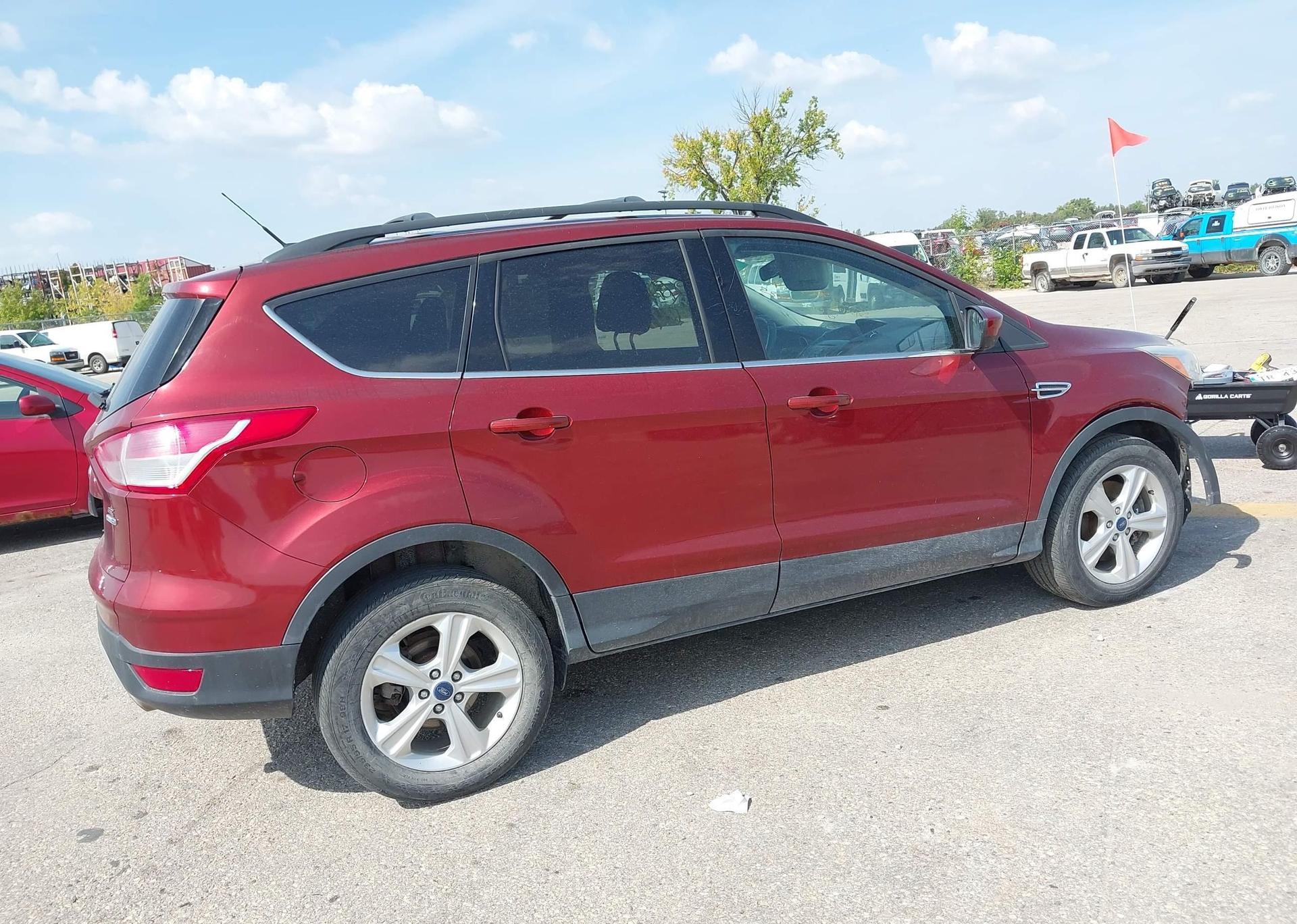 2015 FORD ESCAPE SE