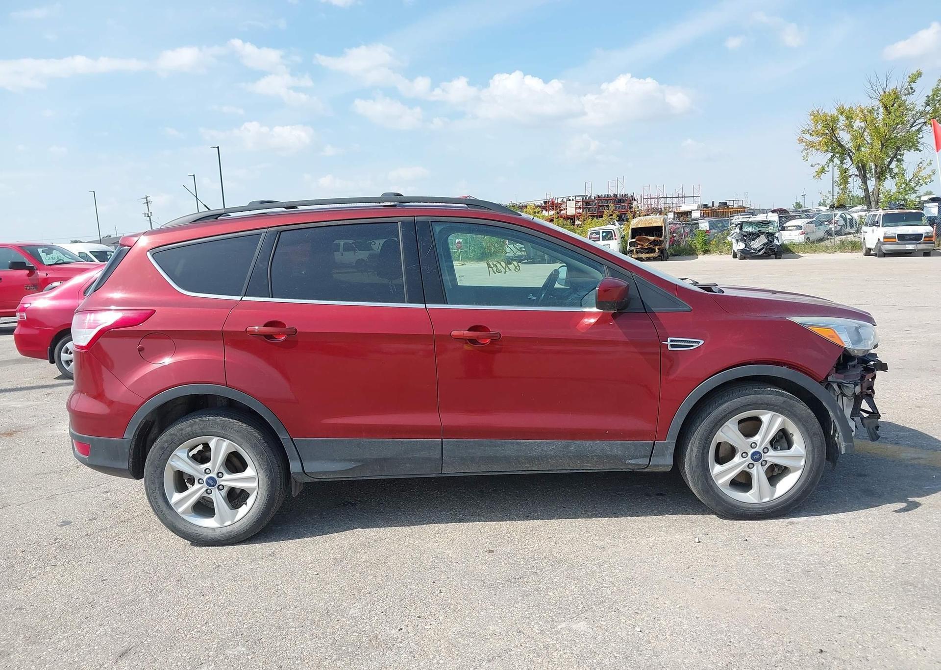 2015 FORD ESCAPE SE