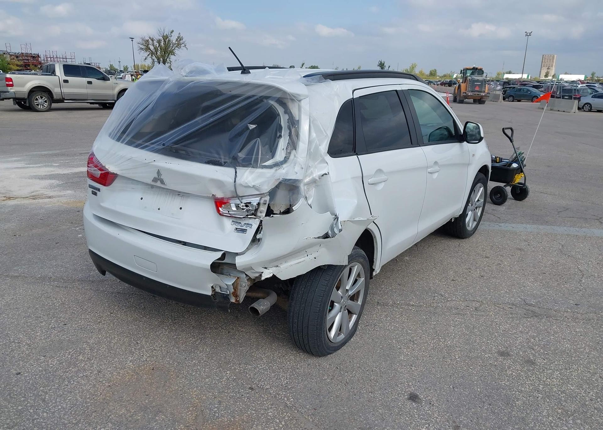 2015 MITSUBISHI RVR SE