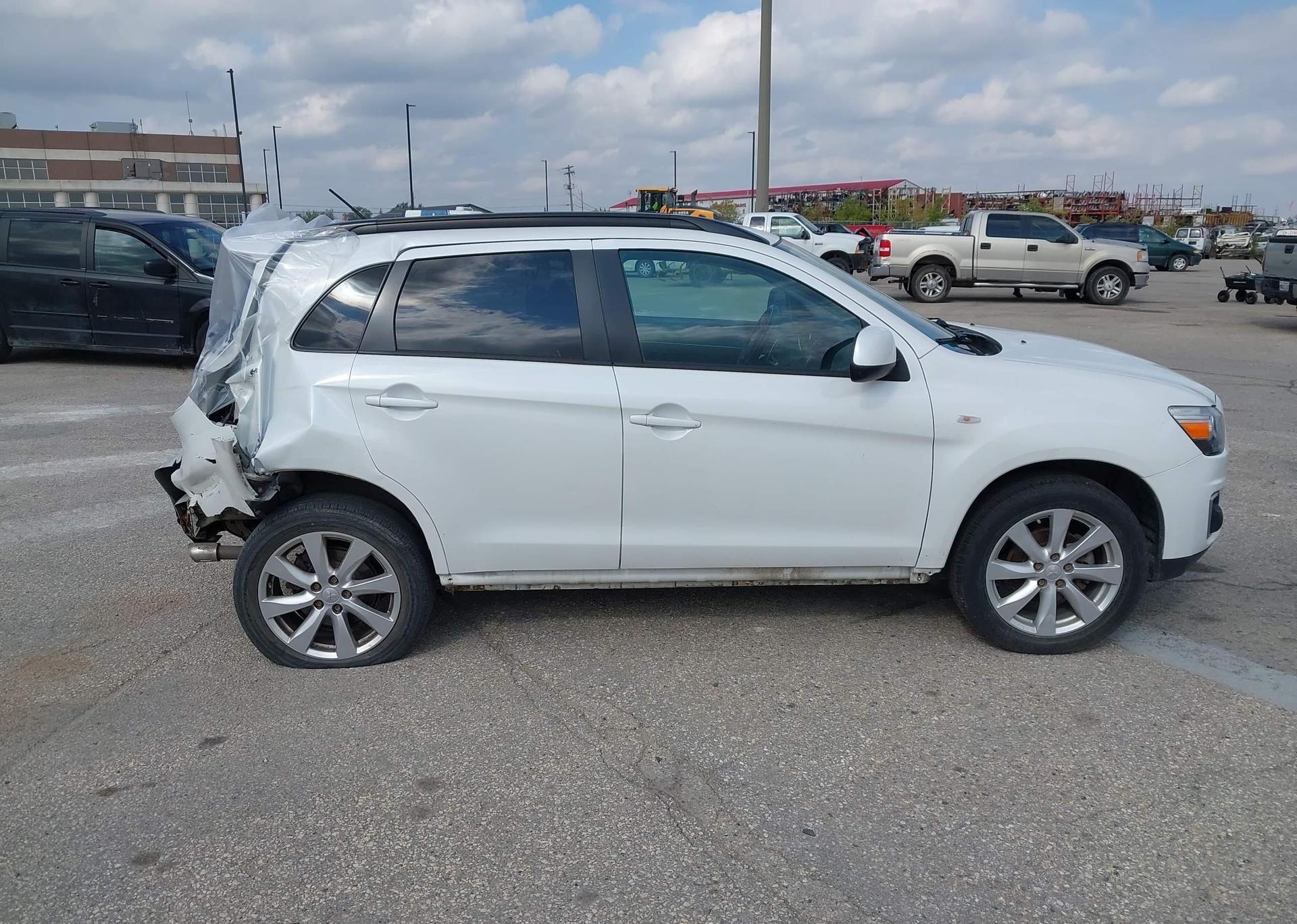 2015 MITSUBISHI RVR SE